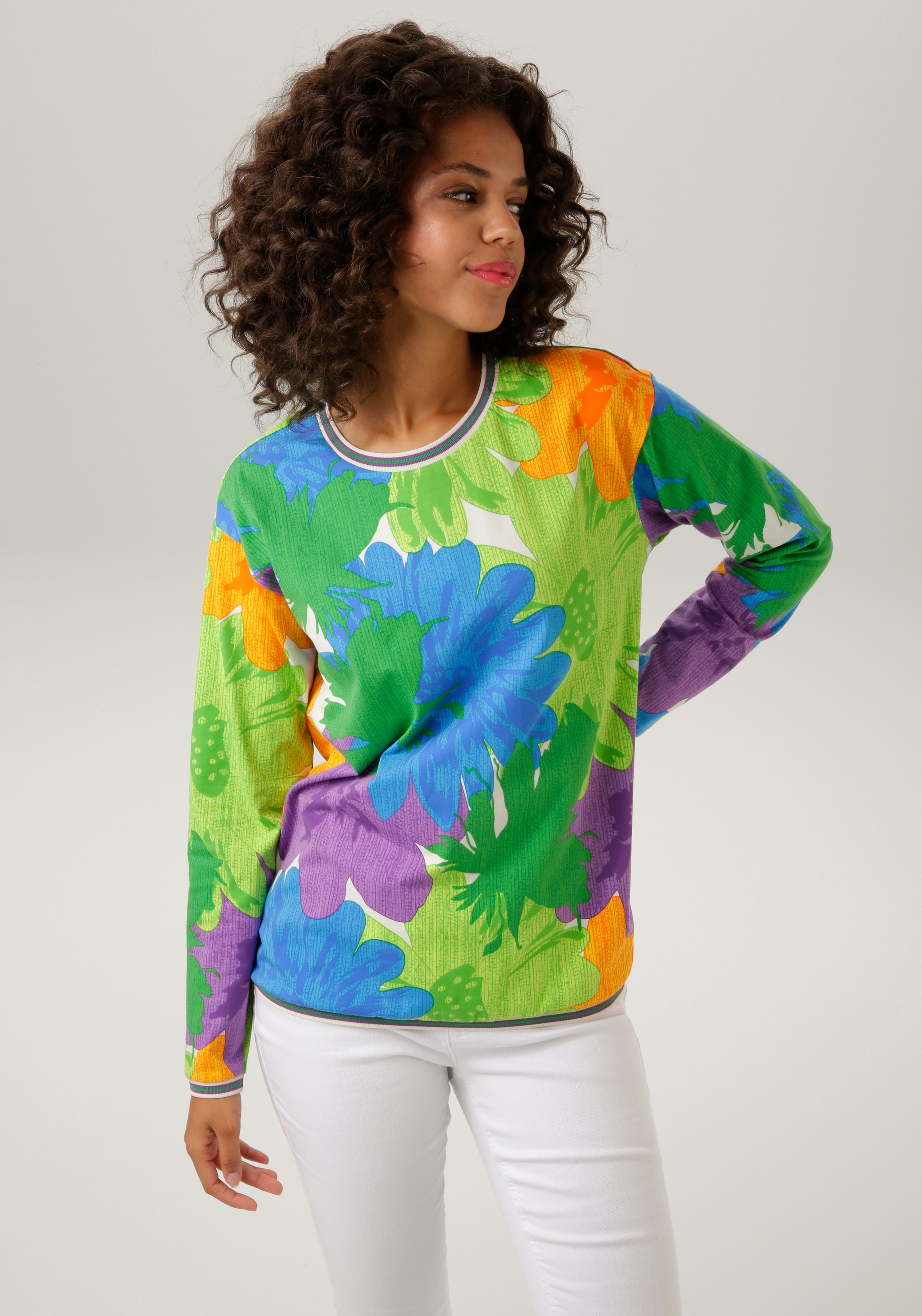 Aniston CASUAL Sweatshirt, mit grossflächigen Blüten und Blättern bedruckt-Aniston CASUAL 1