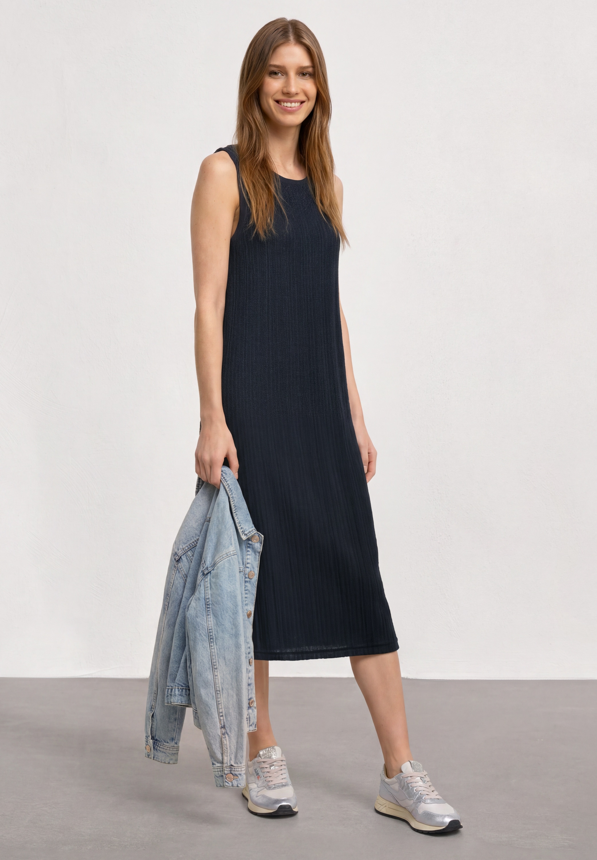 STREET ONE Robe midi Sans poches robe d'été avec dentelle et col rond