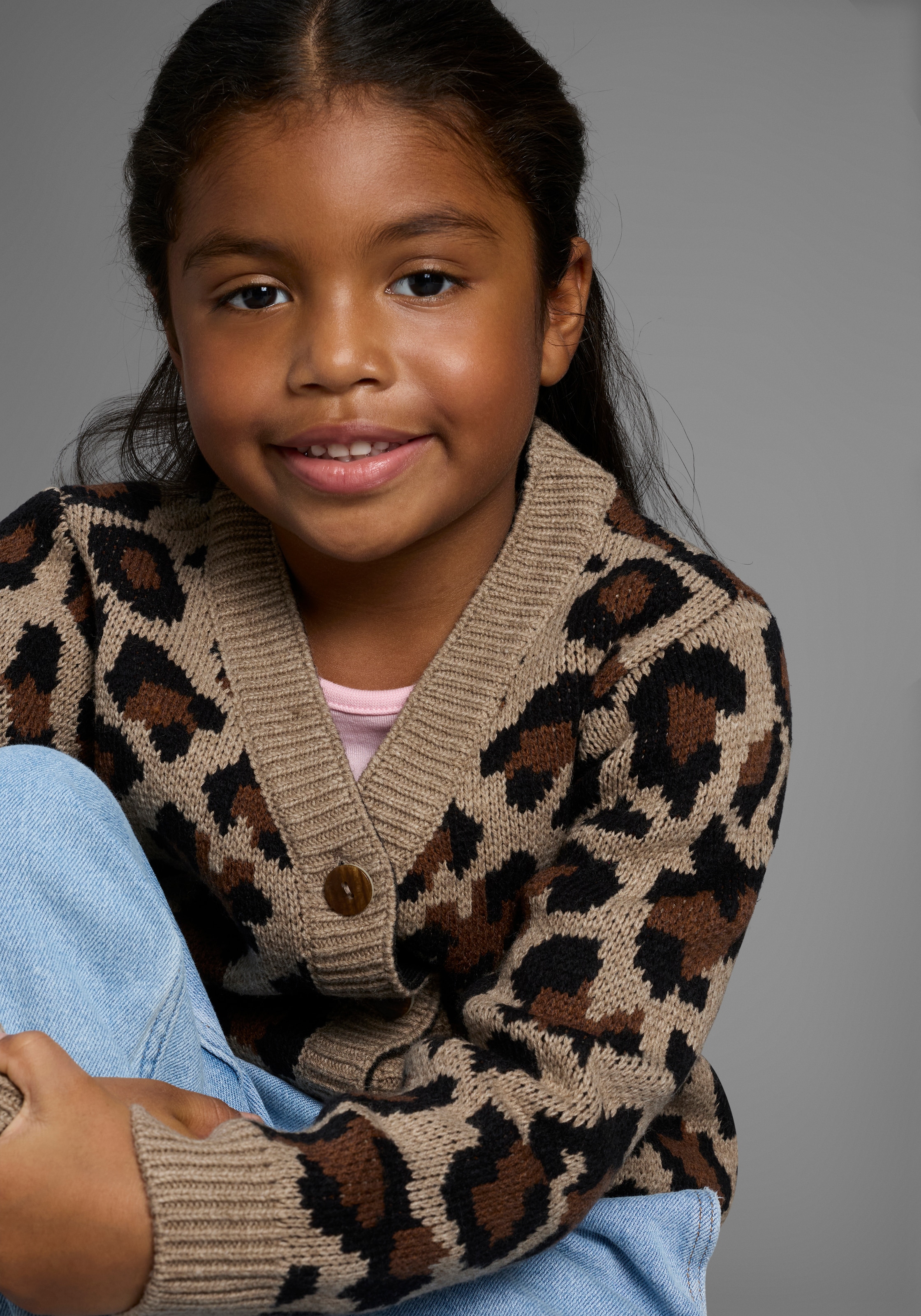 Image of KIDSWORLD Strickjacke "Strickjacke mit Leo-Muster" Strickjacke in Leo-Optik