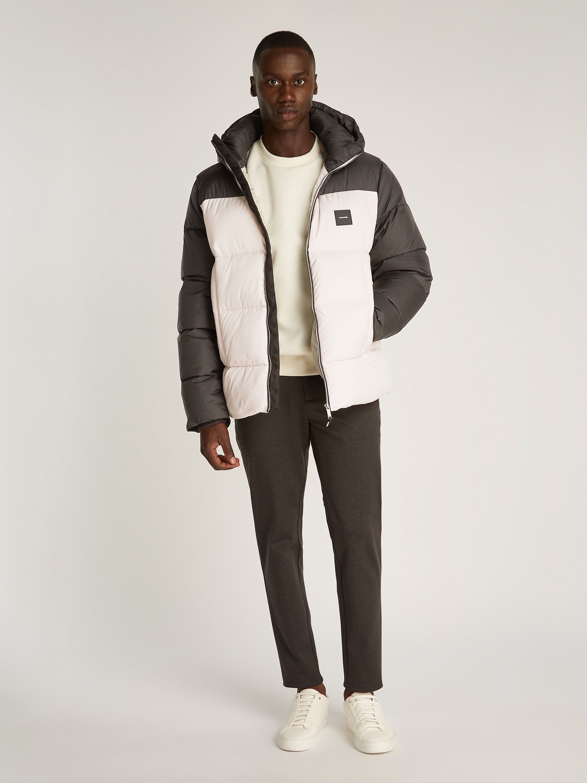 Calvin Klein Outdoorjacke »HOODED QUILT COLOR-BLOCK PUFFER«, mit Kapuze, mit Logopatch