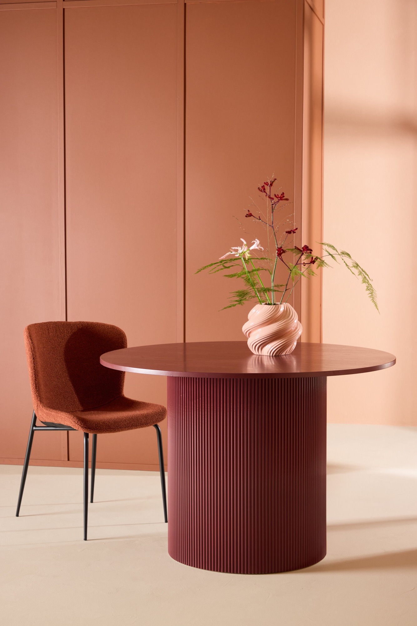 Venture Home Esstisch »Lenox, runder Esstisch in tiefem Bordeauxrot, kraftvoll, Ø 110 cm« Esszimmertisch, MDF, einheitlich bordeaux, rund, modern, elegant
