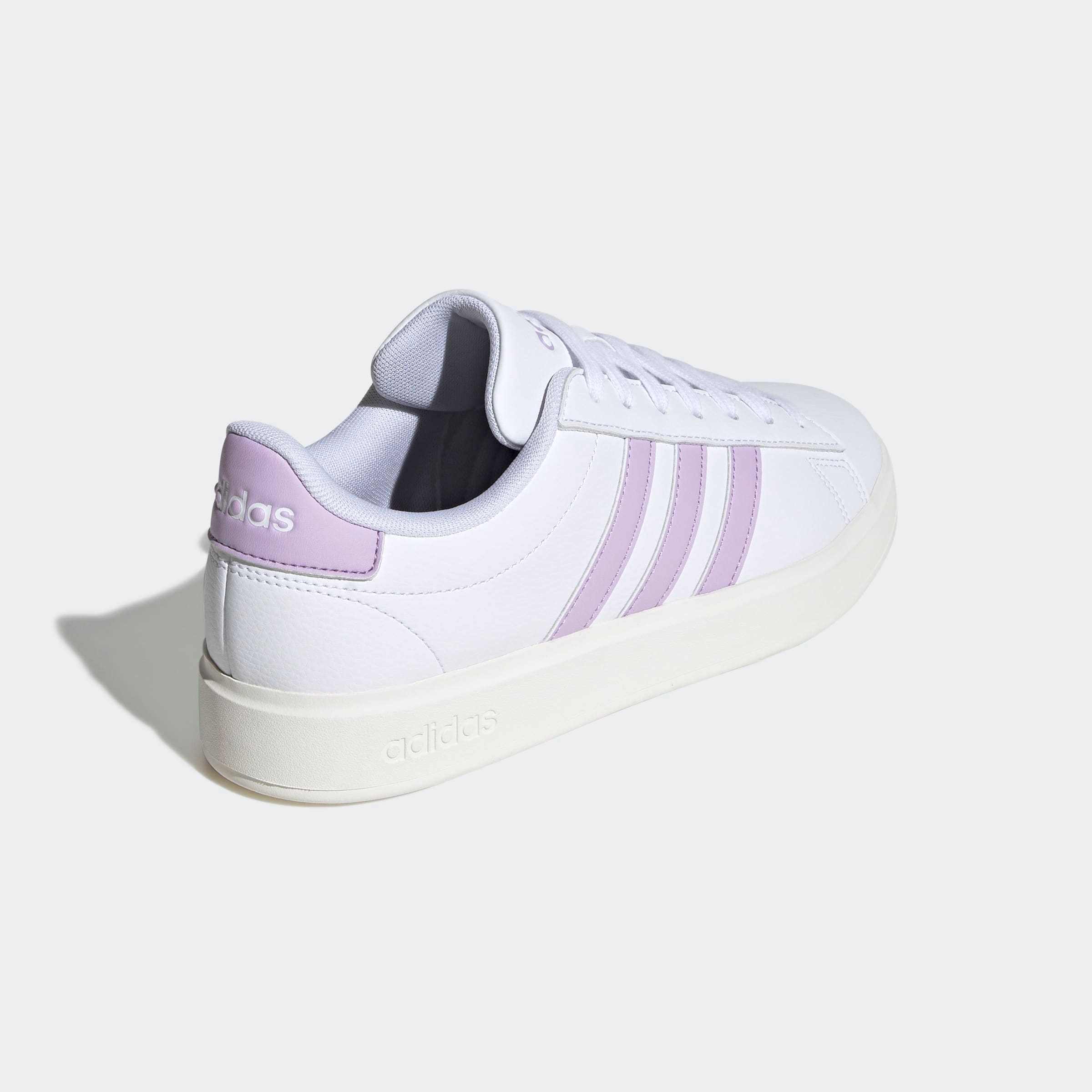 adidas Sportswear Sneaker »GRAND COURT CLOUDFOAM LIFESTYLE COURT COMFORT«, Design auf den Spuren des adidas Superstar