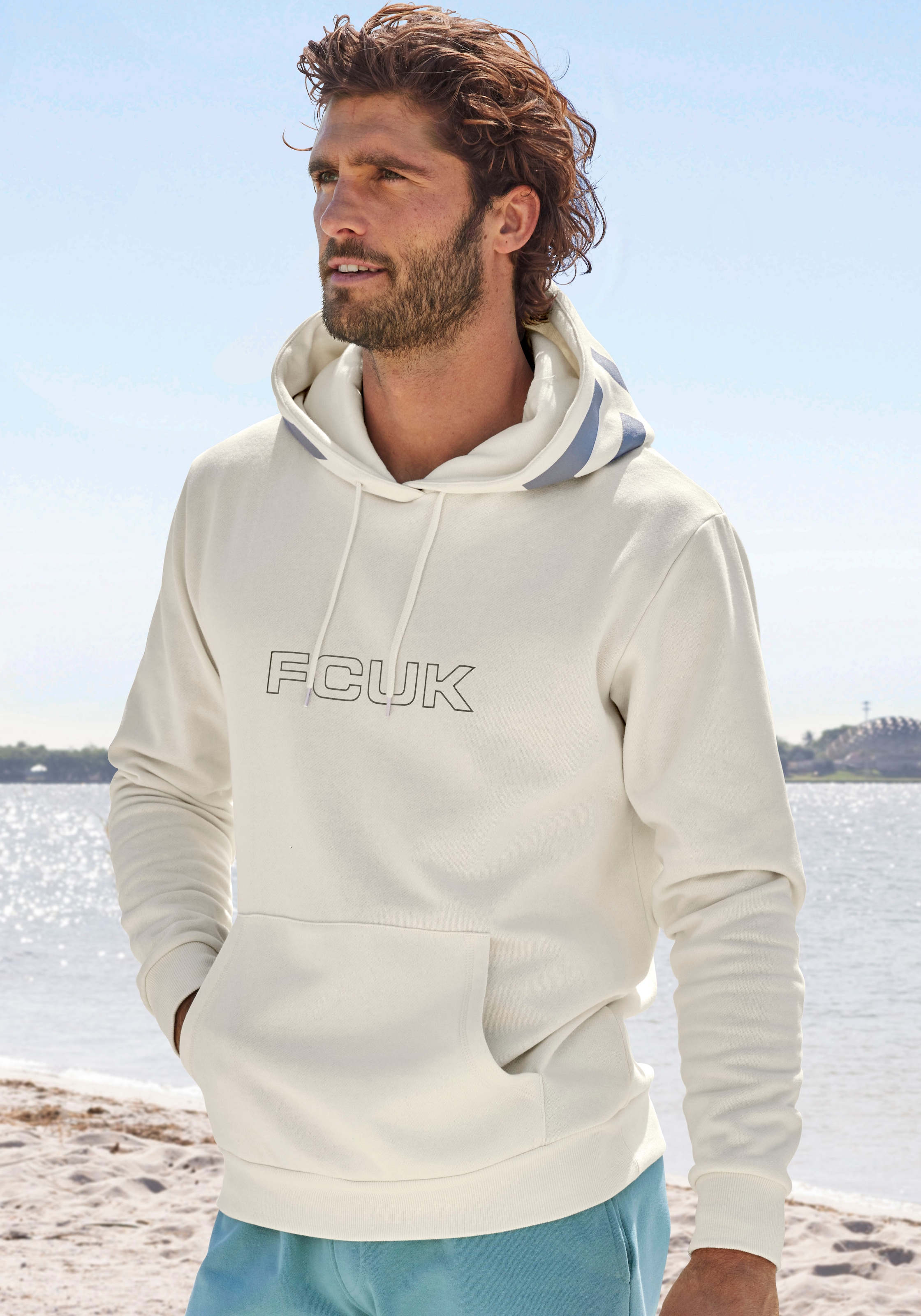 Hoodie, in Regular Fit und Langarm, Sweatshirt mit Kapuze, Baumwollmischung