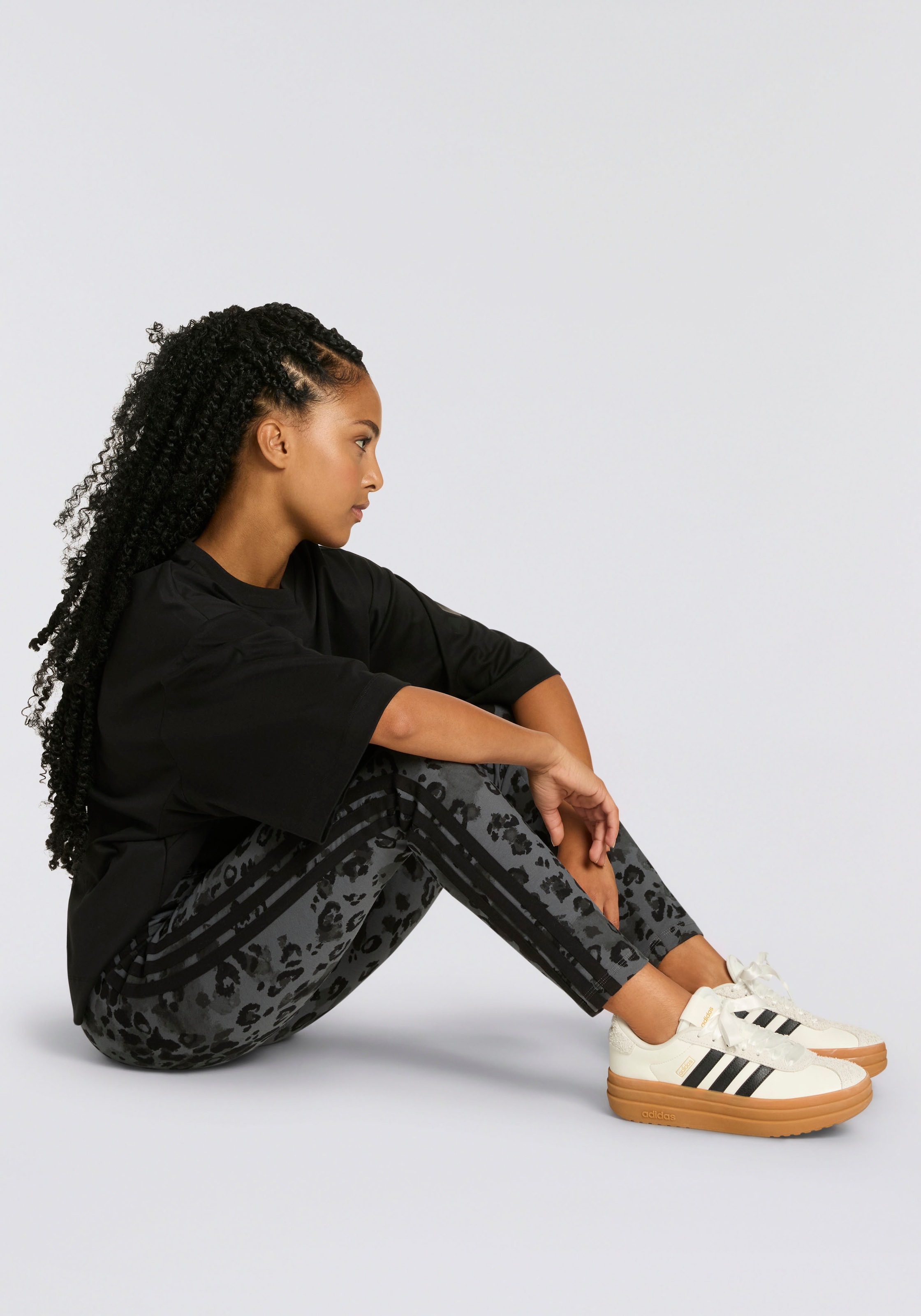 adidas Sportswear Caleçon d'entraînement »W AOP LEG«  sportlicher Stil mit 3-Streifen-Design und Leopardenmuster