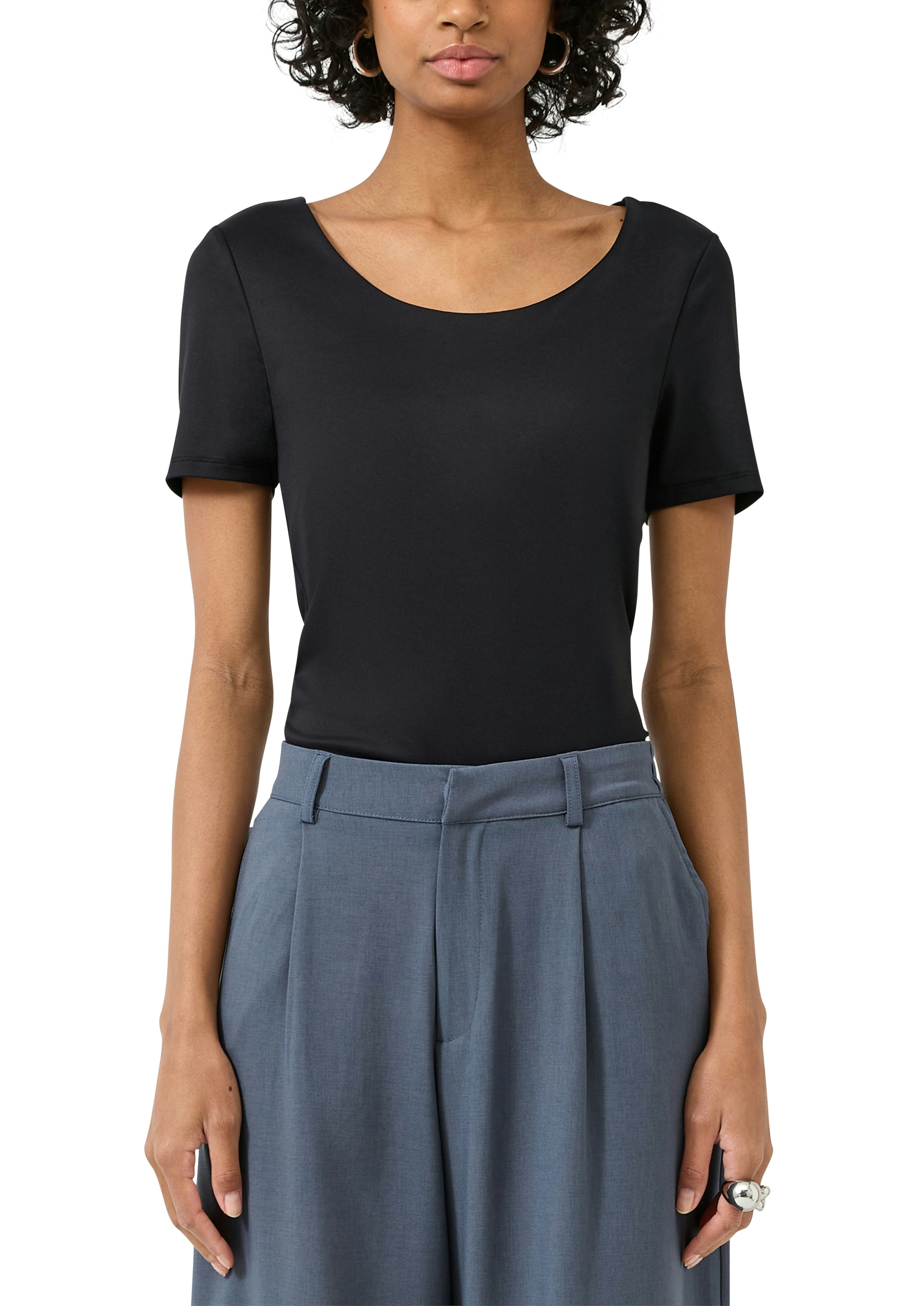 Image of QS Kurzarmshirt mit tiefem Rundhals