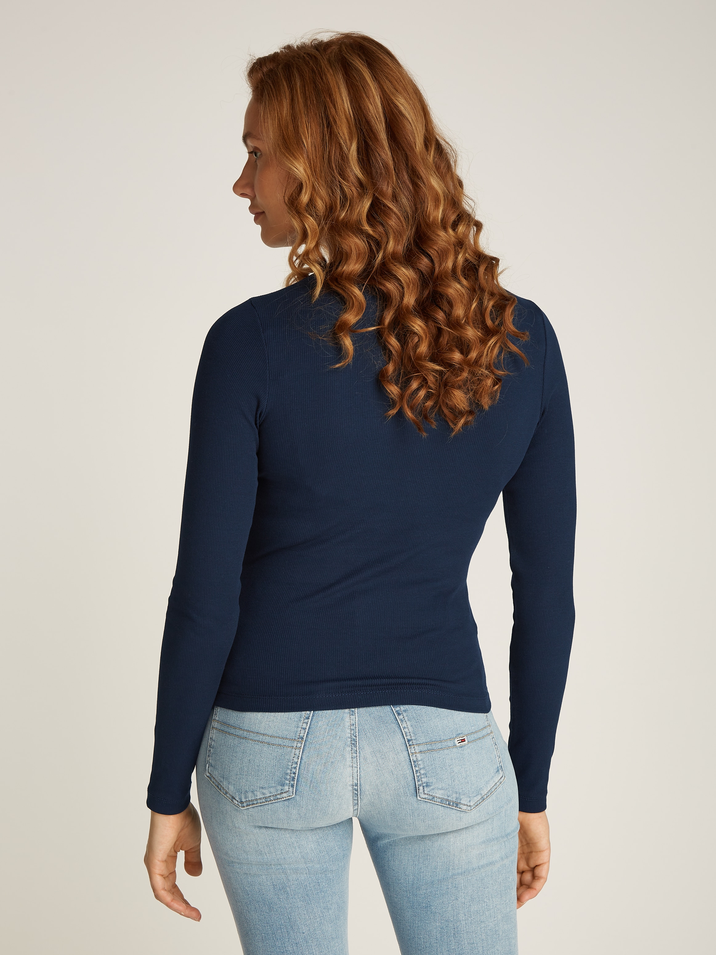 Tommy Jeans T-shirt à manches longues »TJW SLIM ESSENTIAL RIB LS« avec broderie du logo