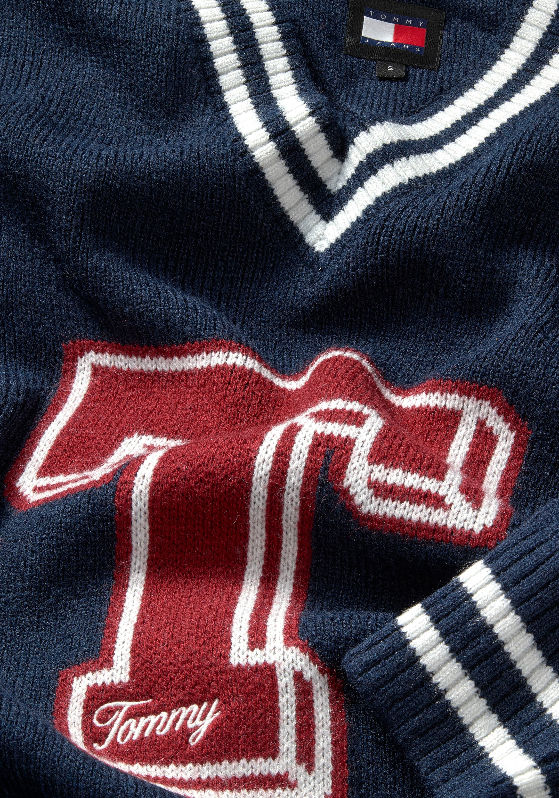 Tommy Jeans Strickpullover »TJW LETTERMAN SWEATER«, mit gestickter Tommy Jeans Flagge