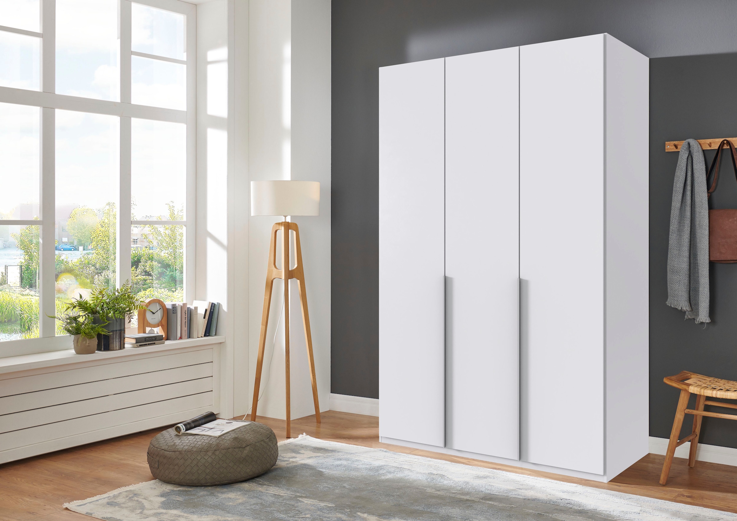 Wimex Kleiderschrank »Mugano, in 5 Breiten und 2 Höhen, Made in Germany«, (in Basic oder Premium Ausstattung mit 2 weiteren Einlegeböden), mit langen Griffstangen aus Metall, wahlweise mit oder ohne Spiegel