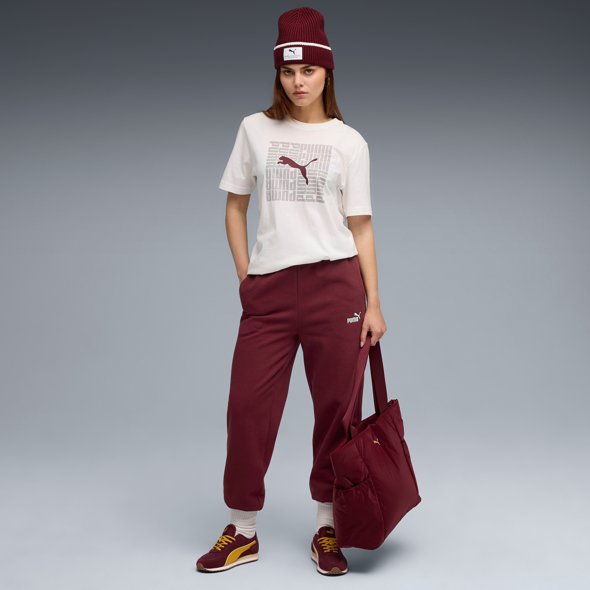 PUMA Trainingshose »ESS SMALL NO. 1 LOGO COMFORT SWEATPANTS CL FL (S)«