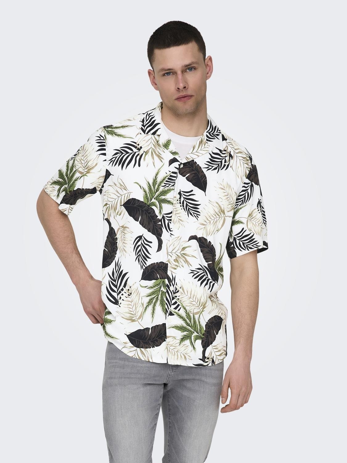Image of ONLY & SONS Hawaiihemd "ONSWAYNE LIFE AOP SS VISCOSE SHIRT NOOS"