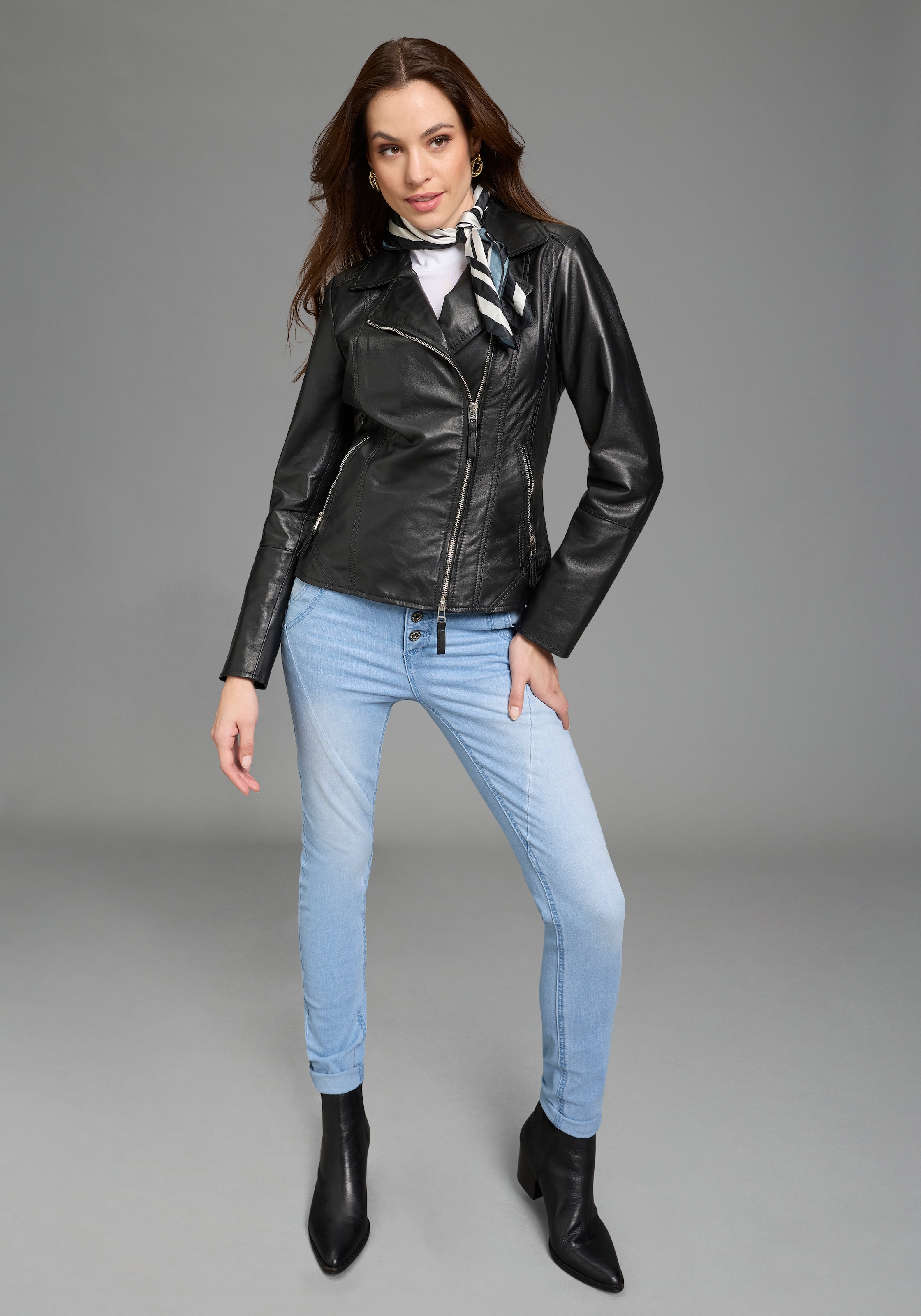 Bruno Banani Lederjacke figurenbetont, mit Reissverschluss, mit Reverskragen, für Casualmode