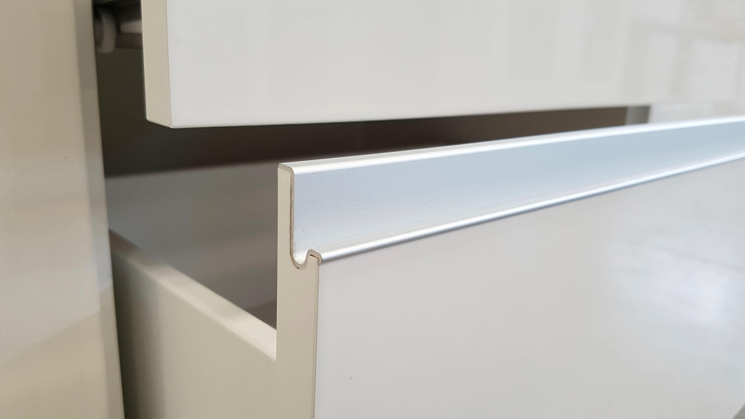 INOSIGN Sideboard »Magic, Kommode, Schrank, Kredenz«, mit 4 Türen, 4 Schubkästen sowie alufarbenen Softgriffen, Breite 240cm