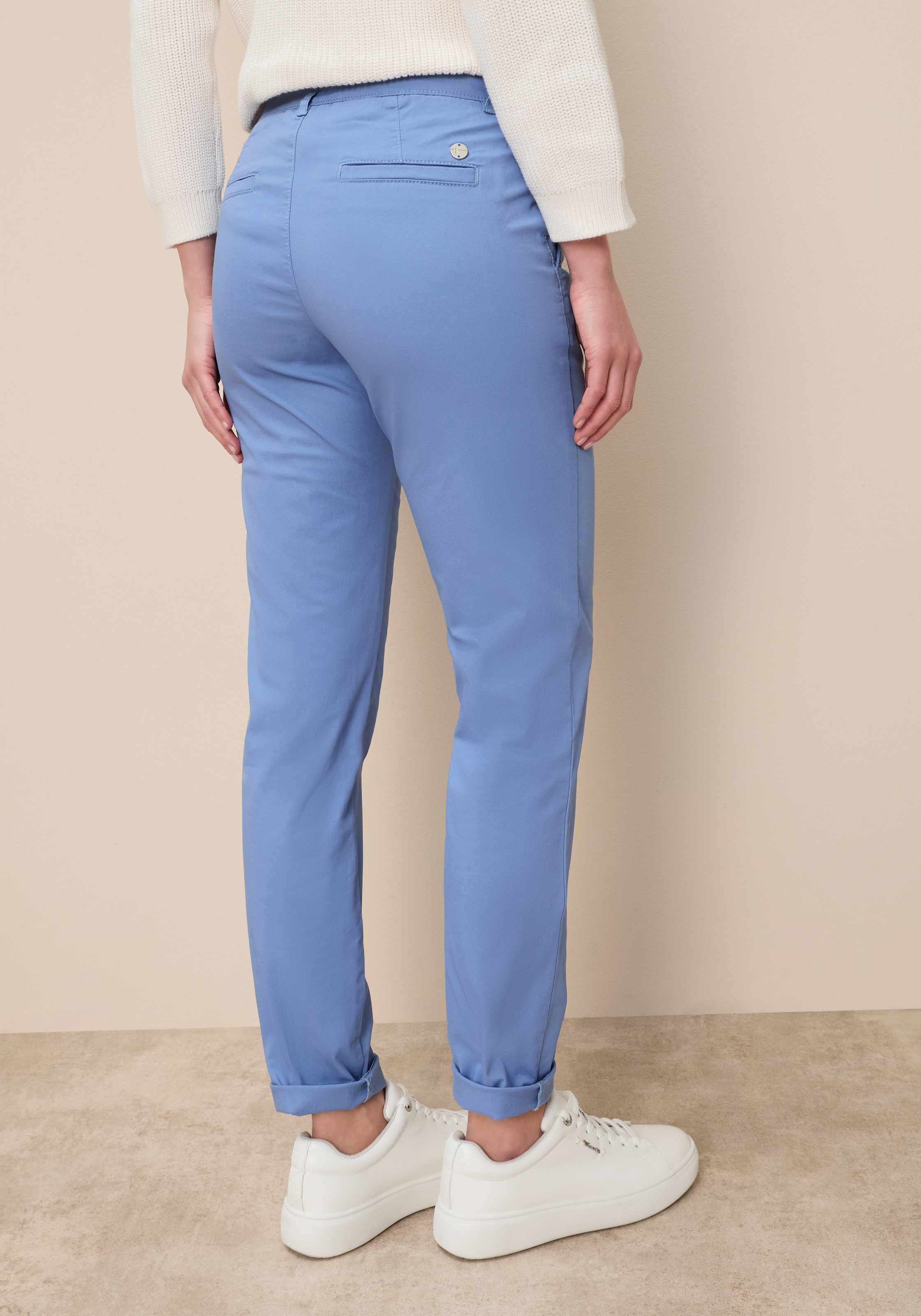 Tamaris Chinos  mit figurbetonter Passform