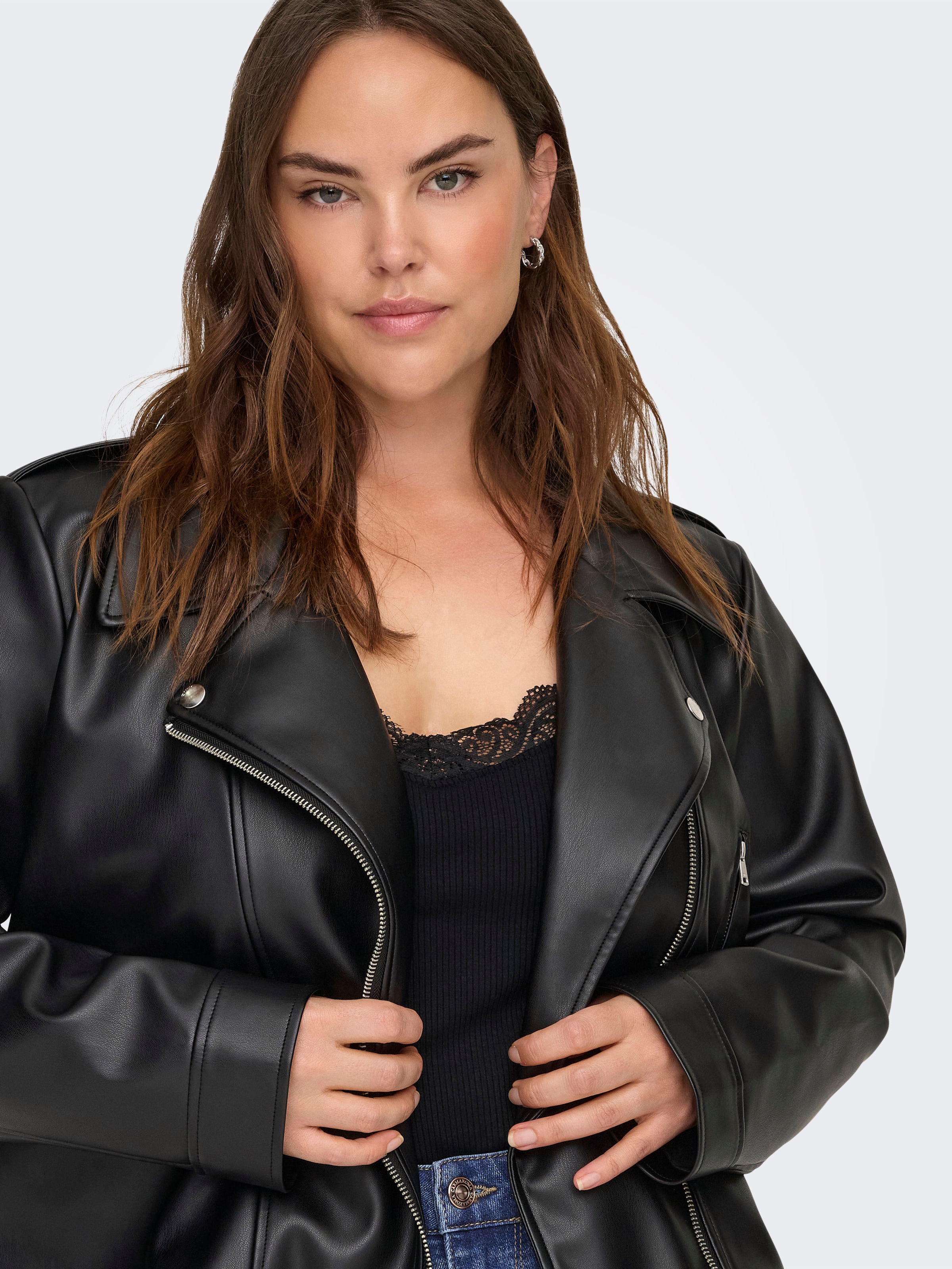 ONLY CARMAKOMA Veste en cuir »CARCARMEN FAUX LEATHER BIKER OTW NOOS«