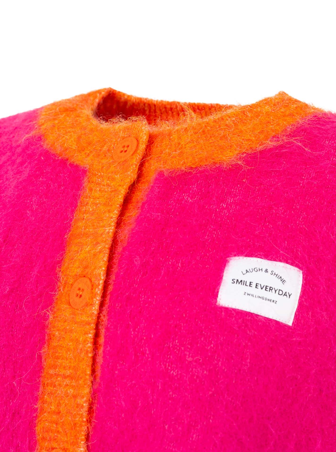 Zwillingsherz Strickweste »"ZH Patch"« farbige Kanten, Logopatch, mit Knöpfen, Rundhals