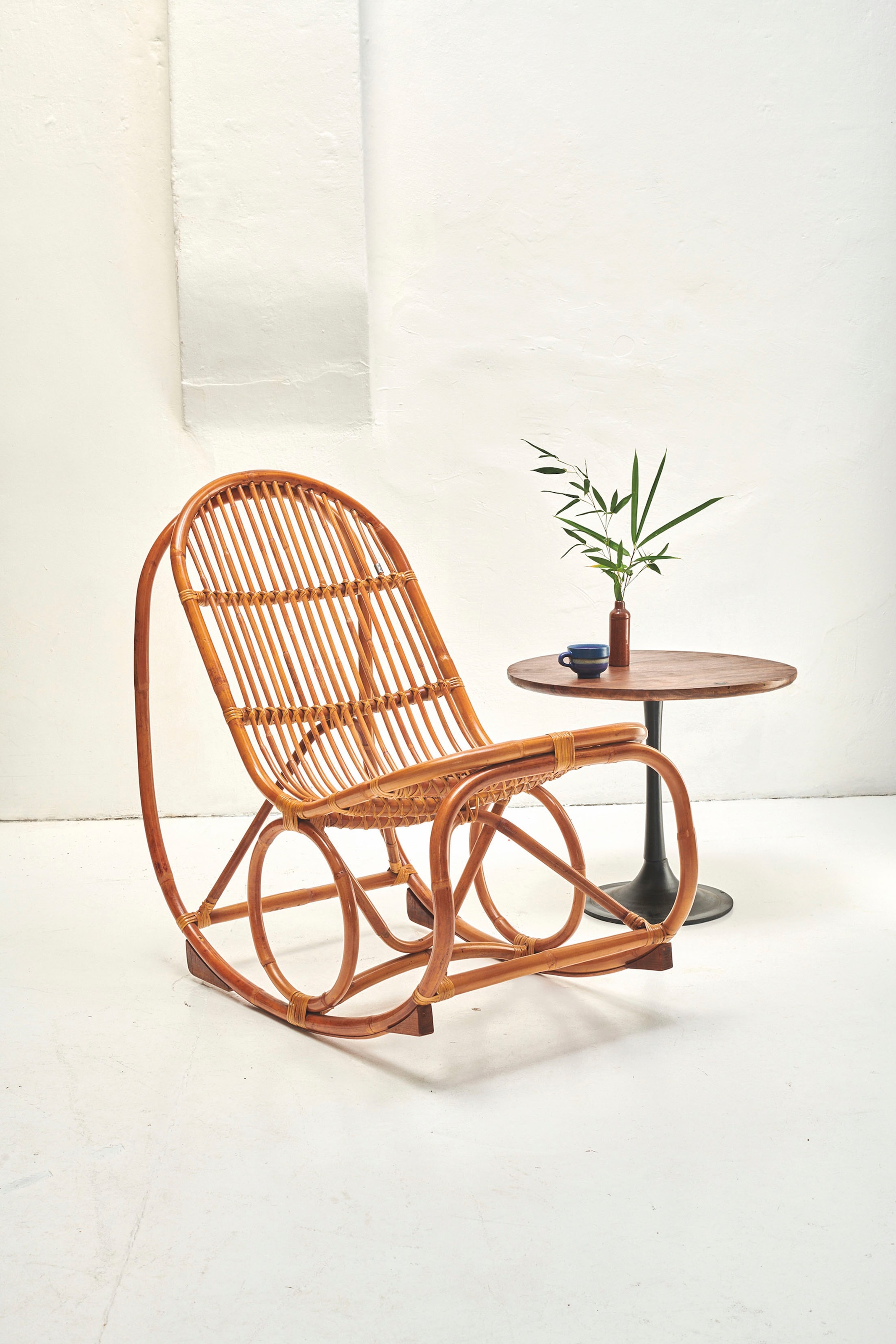 SIT Schaukelstuhl »Kampala aus naturbelassenem Rattan mit Metallmanschette« () Rattan-Schaukelstuhl mit natürlicher Optik
