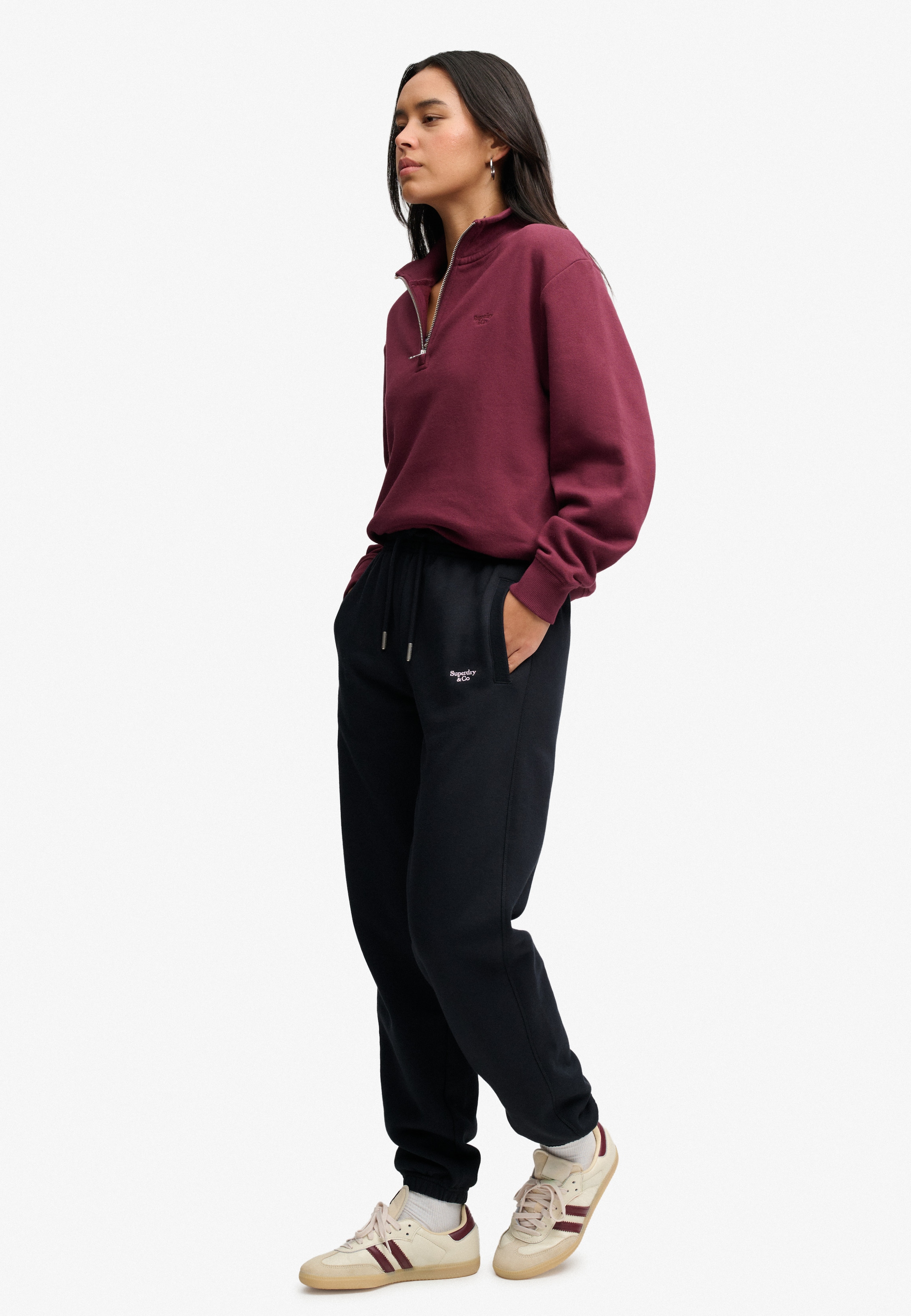Superdry Pantalon sweat »SIGNATURE EMB CUFFED JOGGER«  mélange coton, coupe décontractée