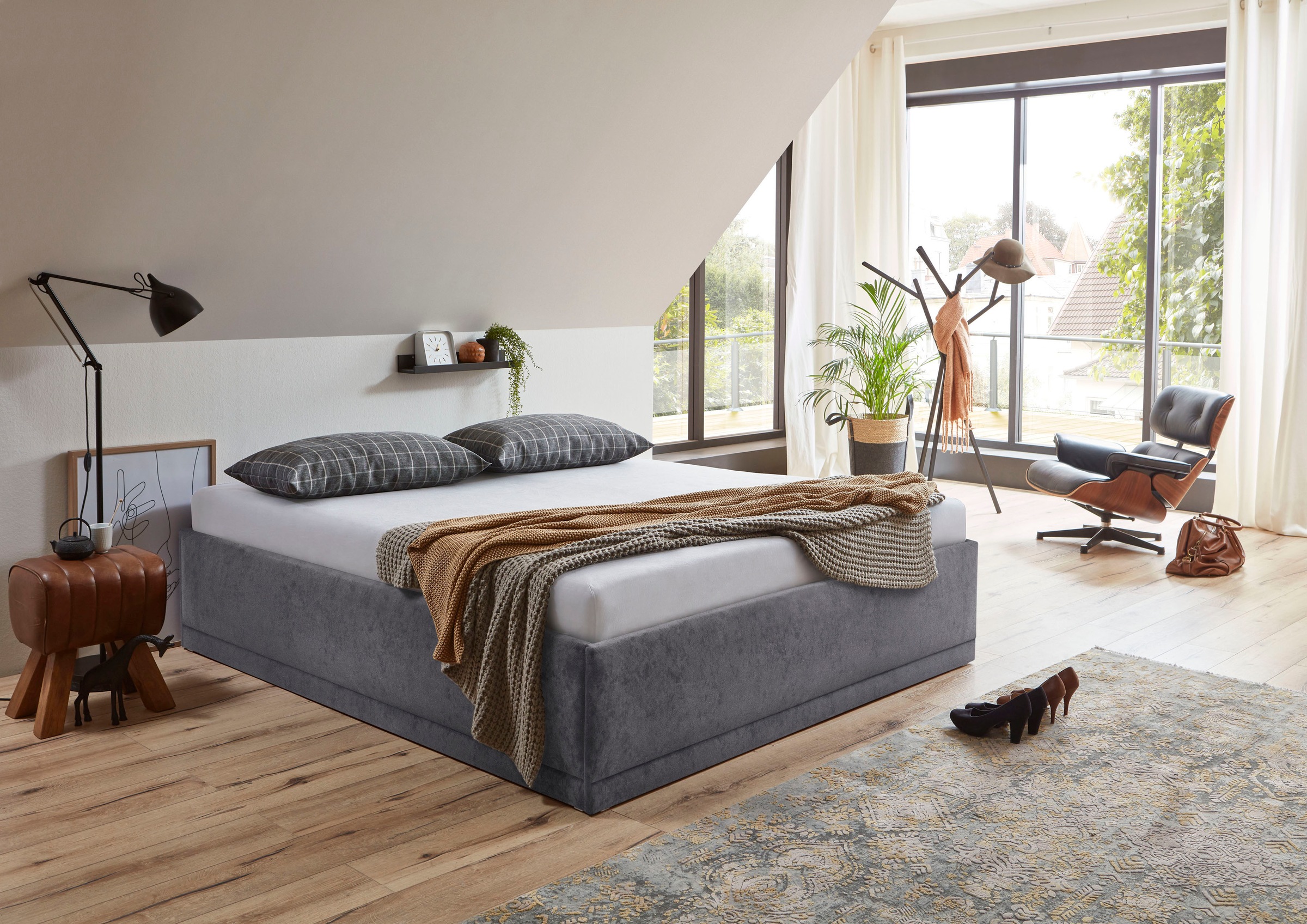 Image of Westfalia Schlafkomfort Polsterbett »Texel«, Standardhöhe mit Zierkissen, inkl. Bettkasten bei Ausführung mit Matratze bei Ackermann Versand Schweiz