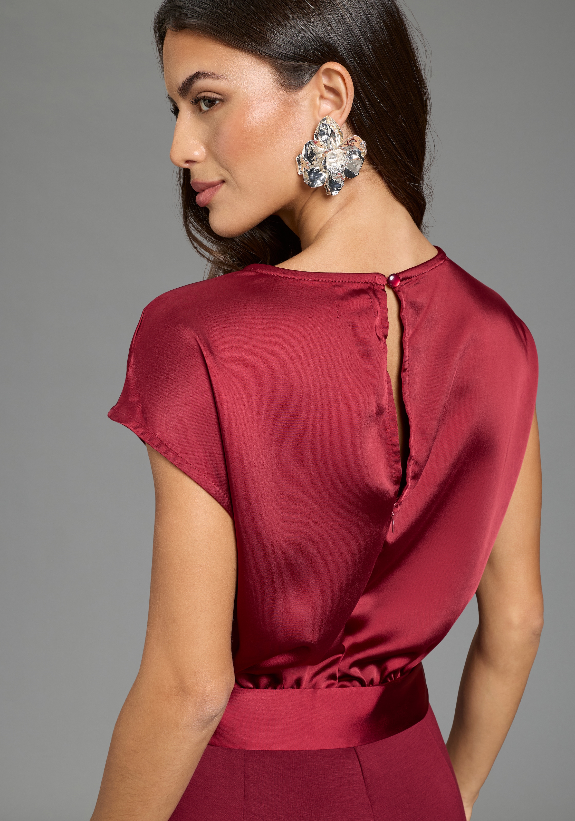 Laura Scott Jumpsuit en satin brillant, avec pantalon jersey confortable, coupe ajustée