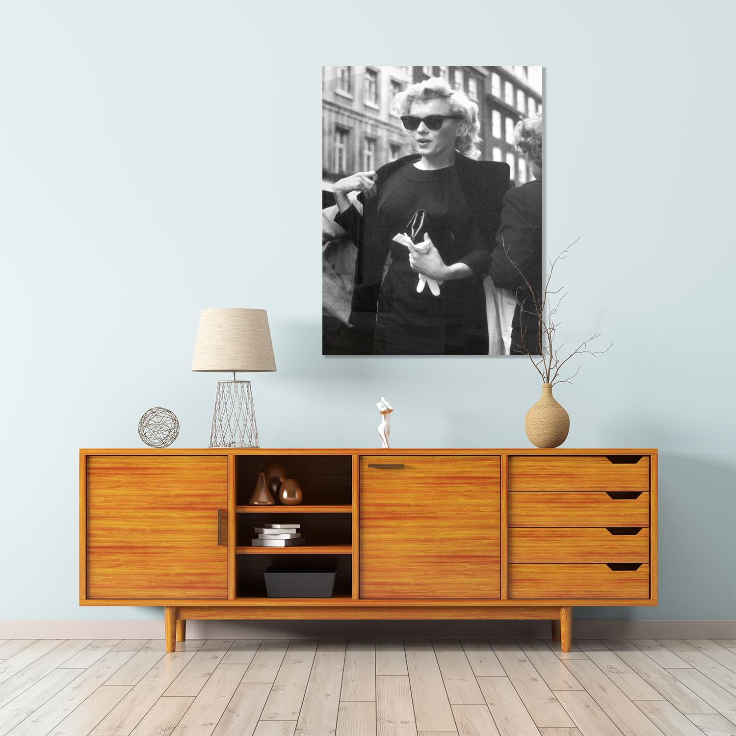 Image of queence Acrylglasbild "Sunglasses" Film Filmfiguren Filmszene Foto Frau Portrait Schwarz-Weiss Stars Fine Art-Print in Galeriequalität