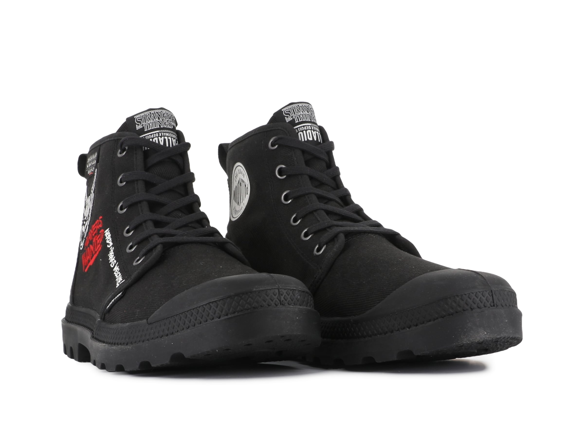 Image of Palladium Schnürboots "STRANGER THINGS X PAMPA HELLFIRE" Schnürstiefel aus Canvas mit Print