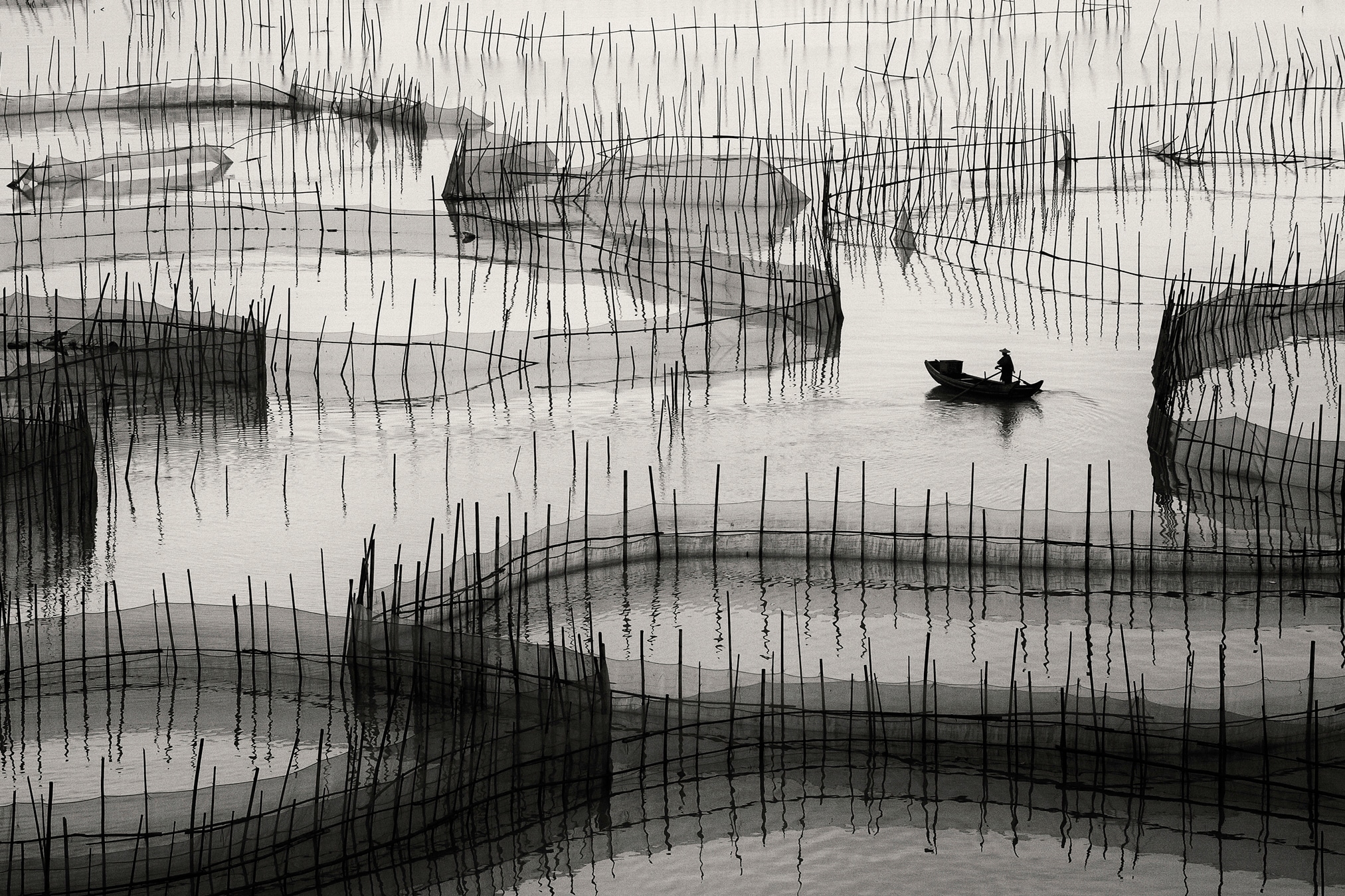 Papermoon Fototapete »Photo-Art  AHMED ABDULAZIM, WARTEN AUF DEN HAKEN«