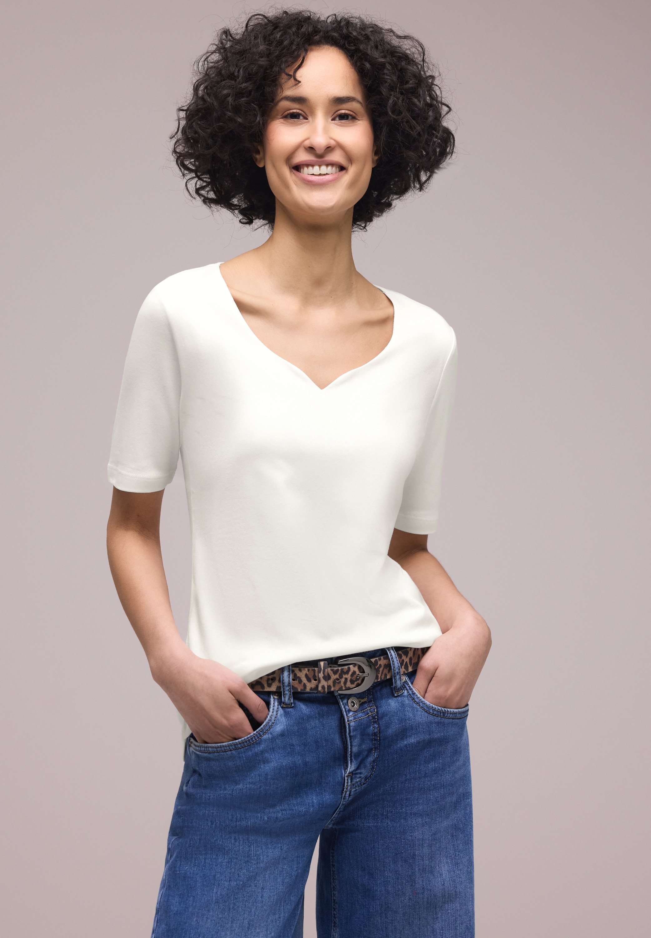 STREET ONE T-shirt à manches courtes »Style Ada« Sommershirt mit Herz-Ausschnitt