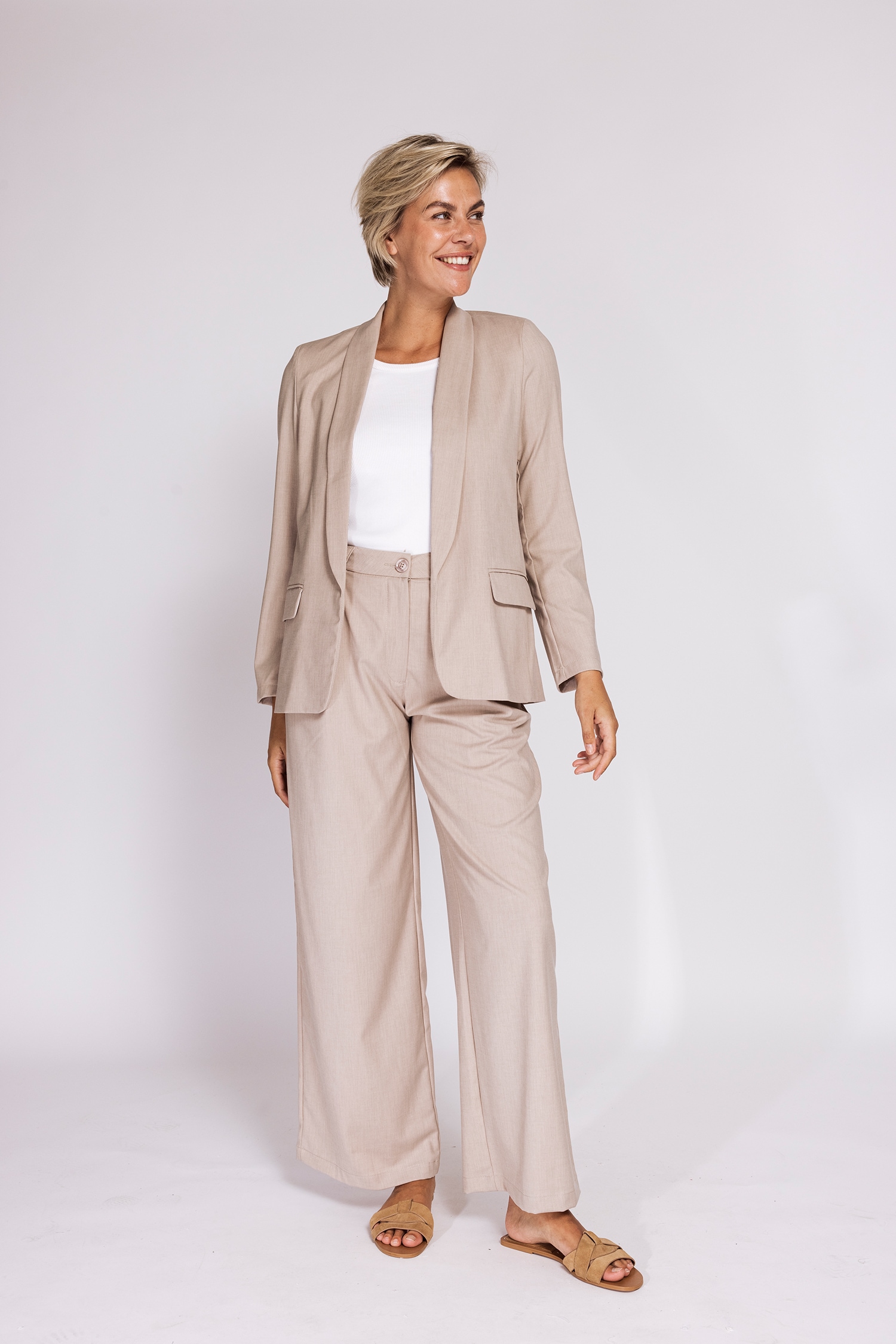 Zhrill Jackenblazer »HELEN« moderner Stil, unifarben, normale Passform, mit Klappentaschen