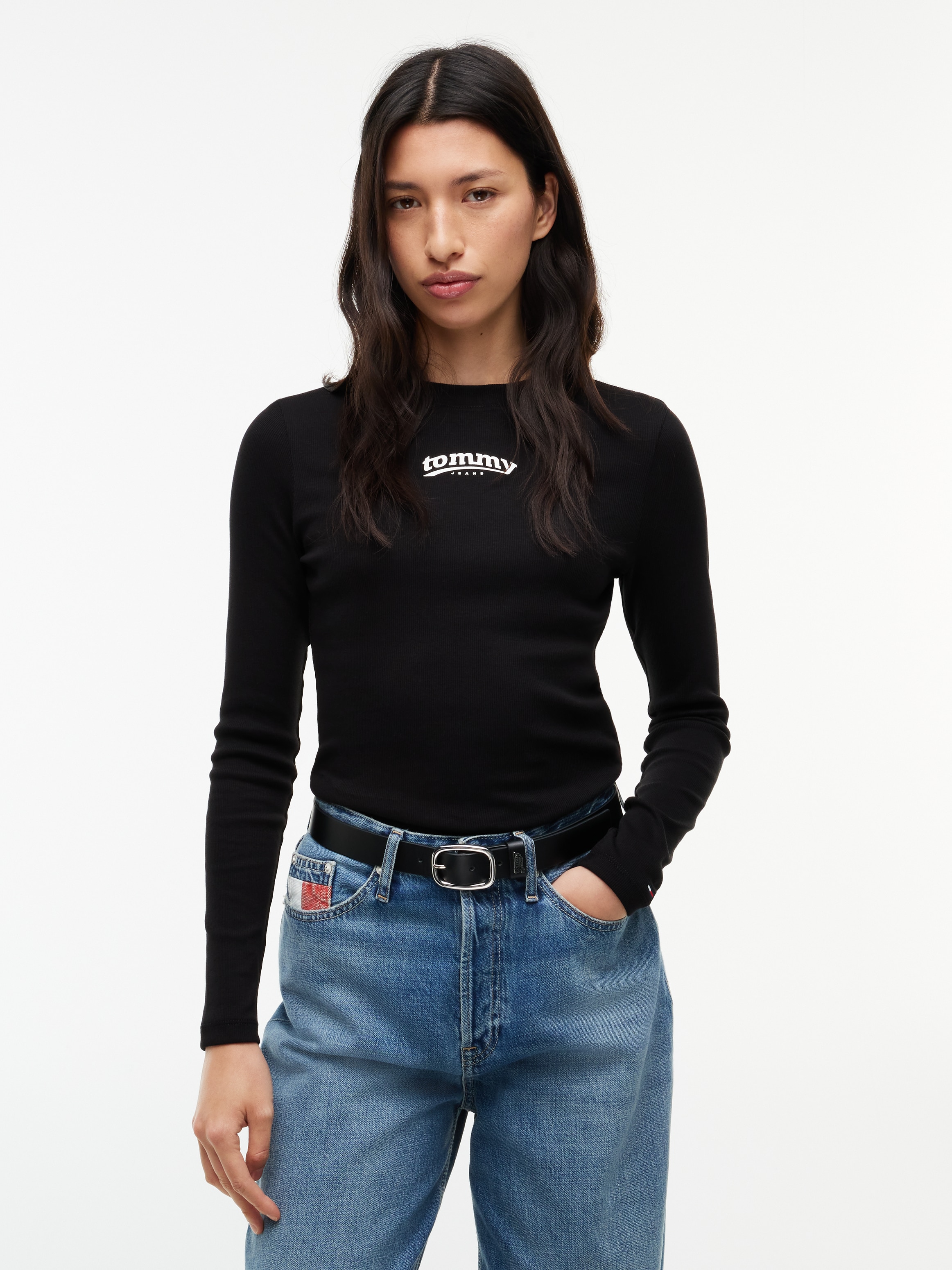 Image of Tommy Jeans Langarmshirt "TJW SLIM ESS LOGO 1 LS TEE" Baumwollmischung, slim fit