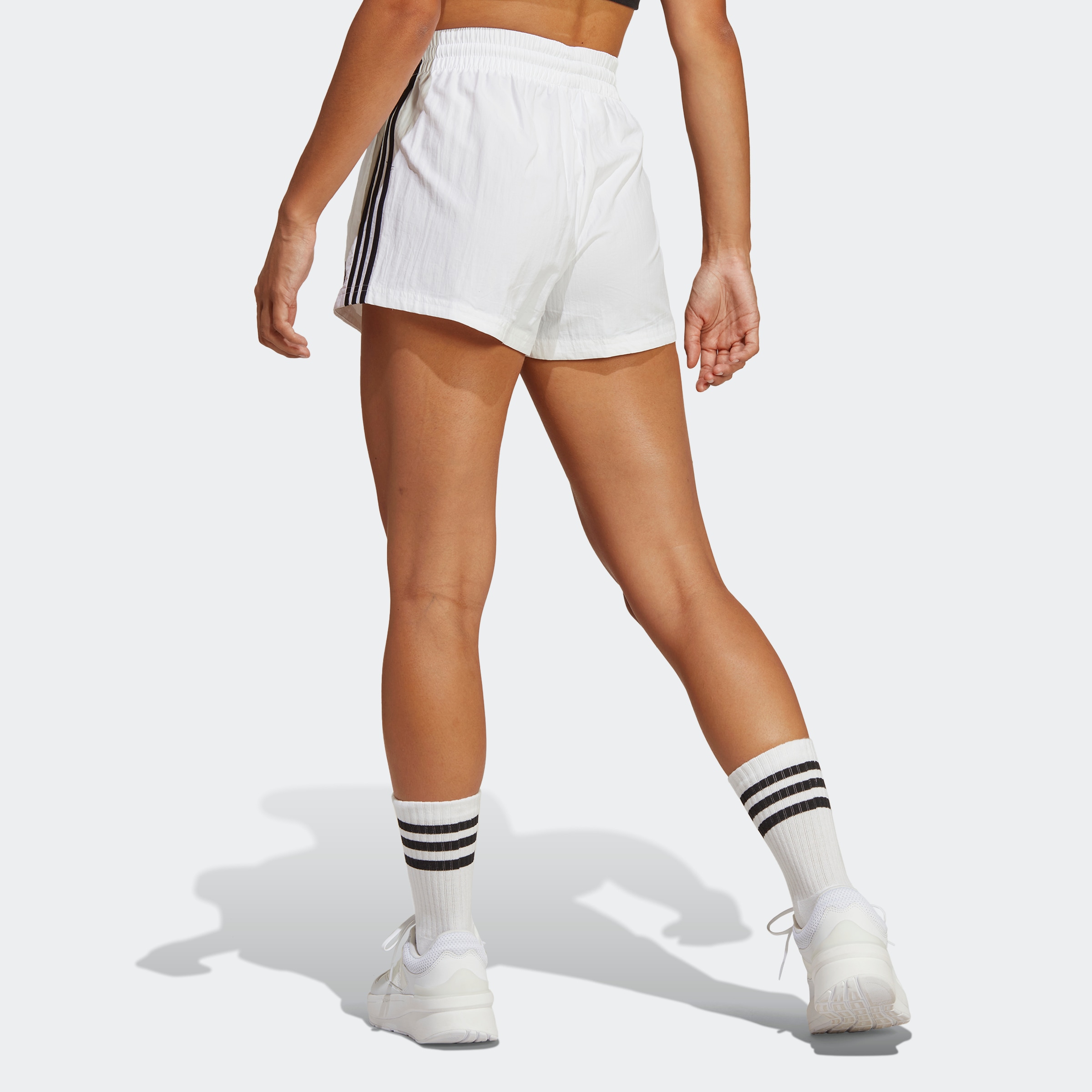 (1 »ESSENTIALS Trouver Shorts sur tlg.) Sportswear adidas WOVEN«, 3-STREIFEN