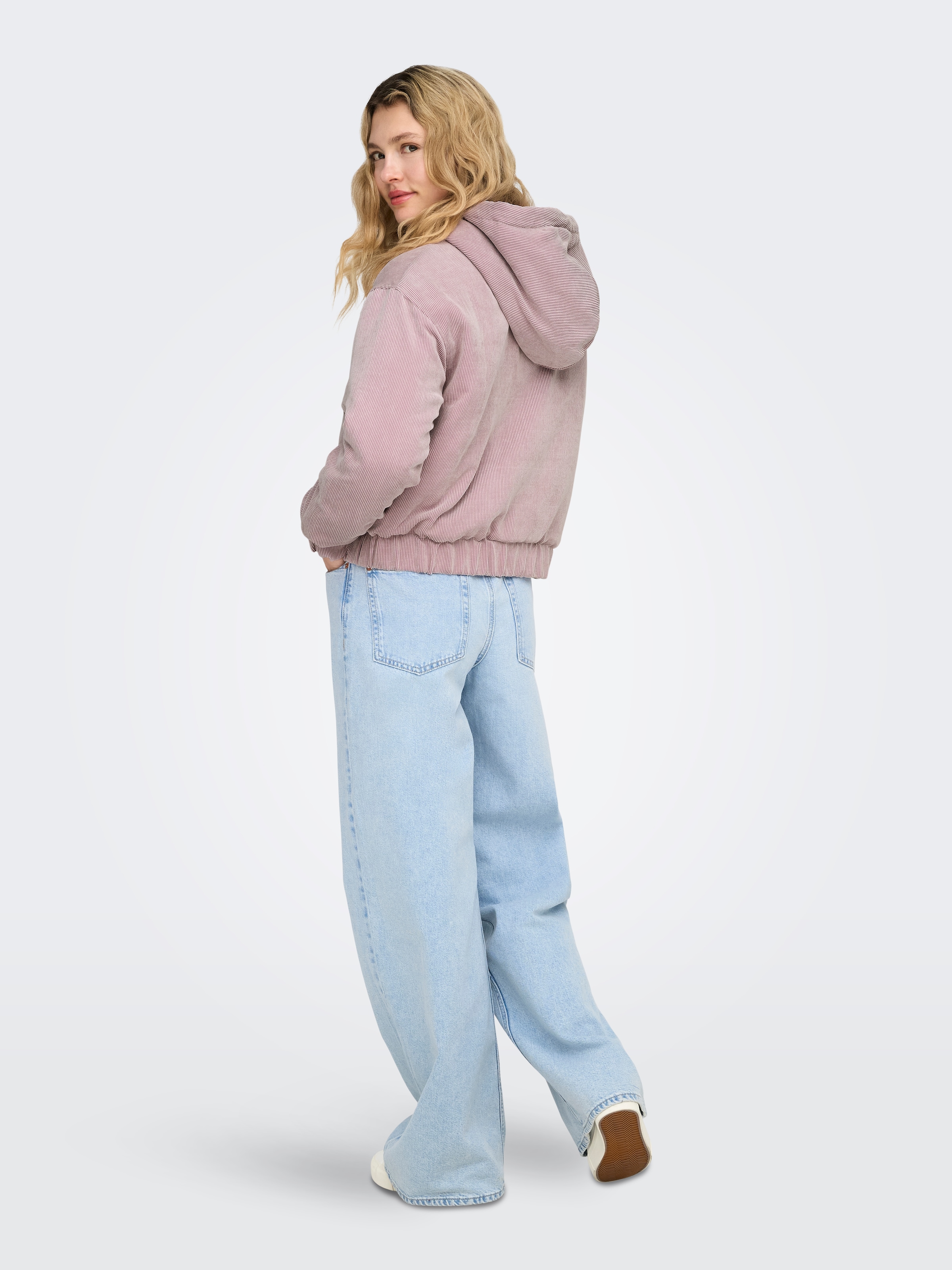 ONLY Cordjacke »ONLSUVA CORDUROY PAD SHORT JACKET CC OTW« Materialmix,
