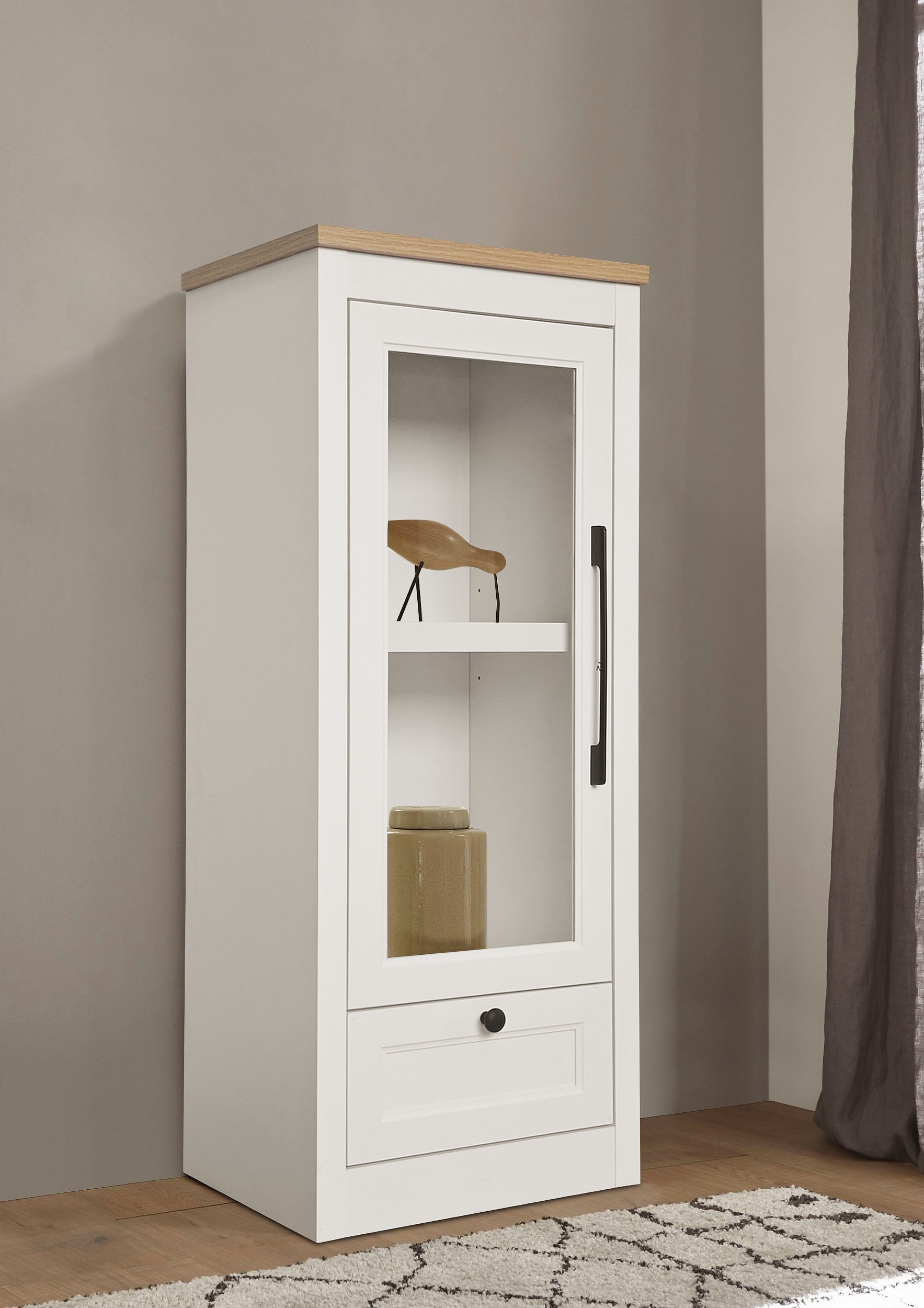 Image of GOODproduct Vitrine "Ismund" aus MDF, mit Holz-Zierleiste, schwarzem Metallgriff, Höhe 121 cm