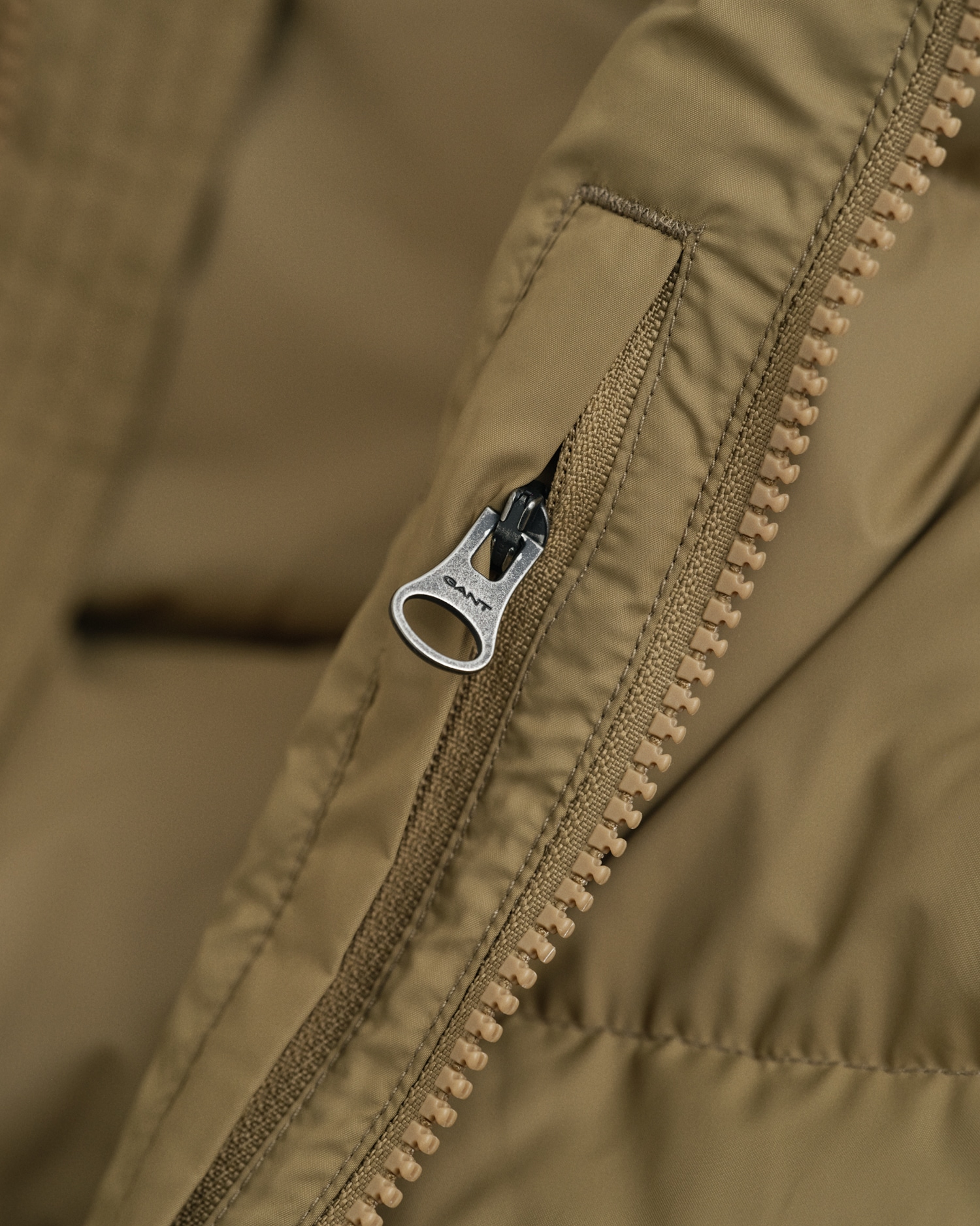 Gant Steppweste »ACTIVE CLOUD« mit abnehmbarer Kapuze regular fit, 2-Wege-Reissverschluss