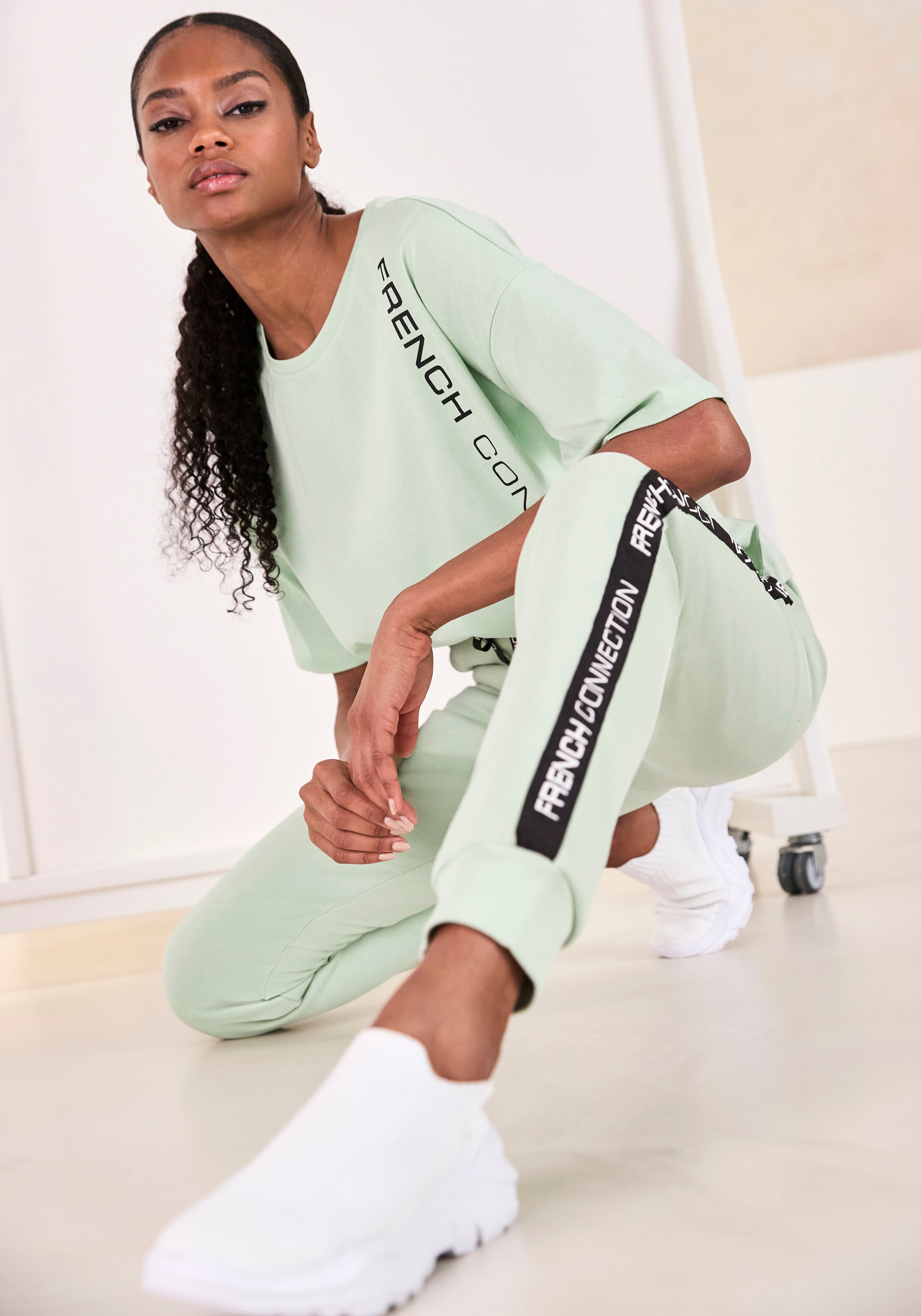 French Connection T-Shirt, mit weiten Ärmeln und Logodruck