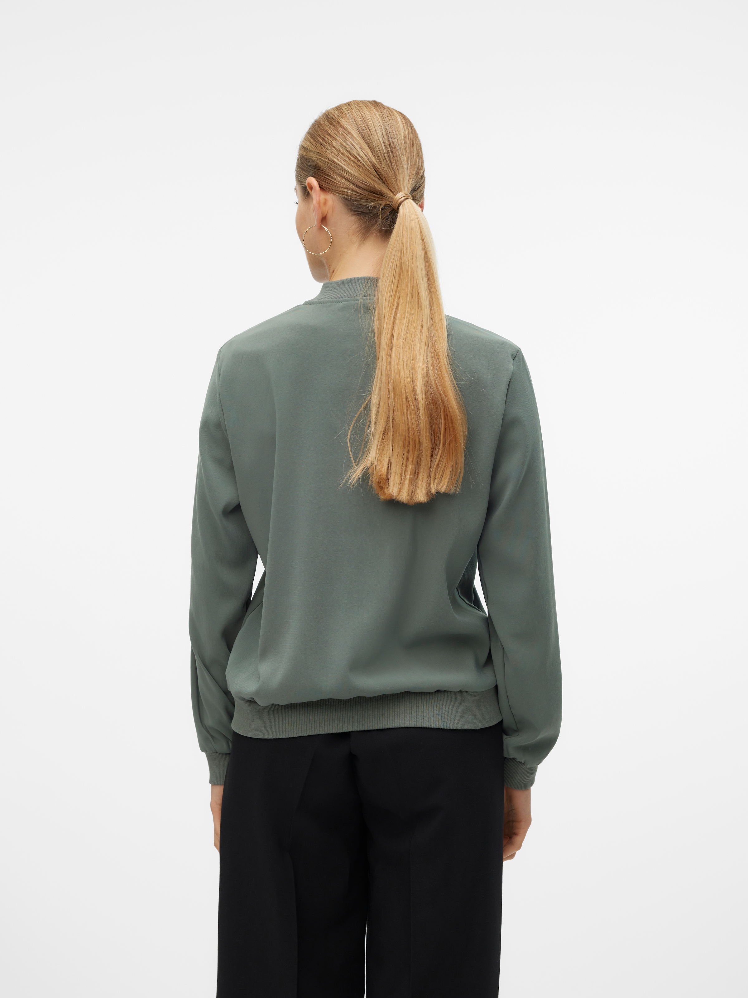 Vero Moda Bomberjacke »VMCOCO L/S BOMBER NOOS« in modisch kurzer Form, mit Stretch