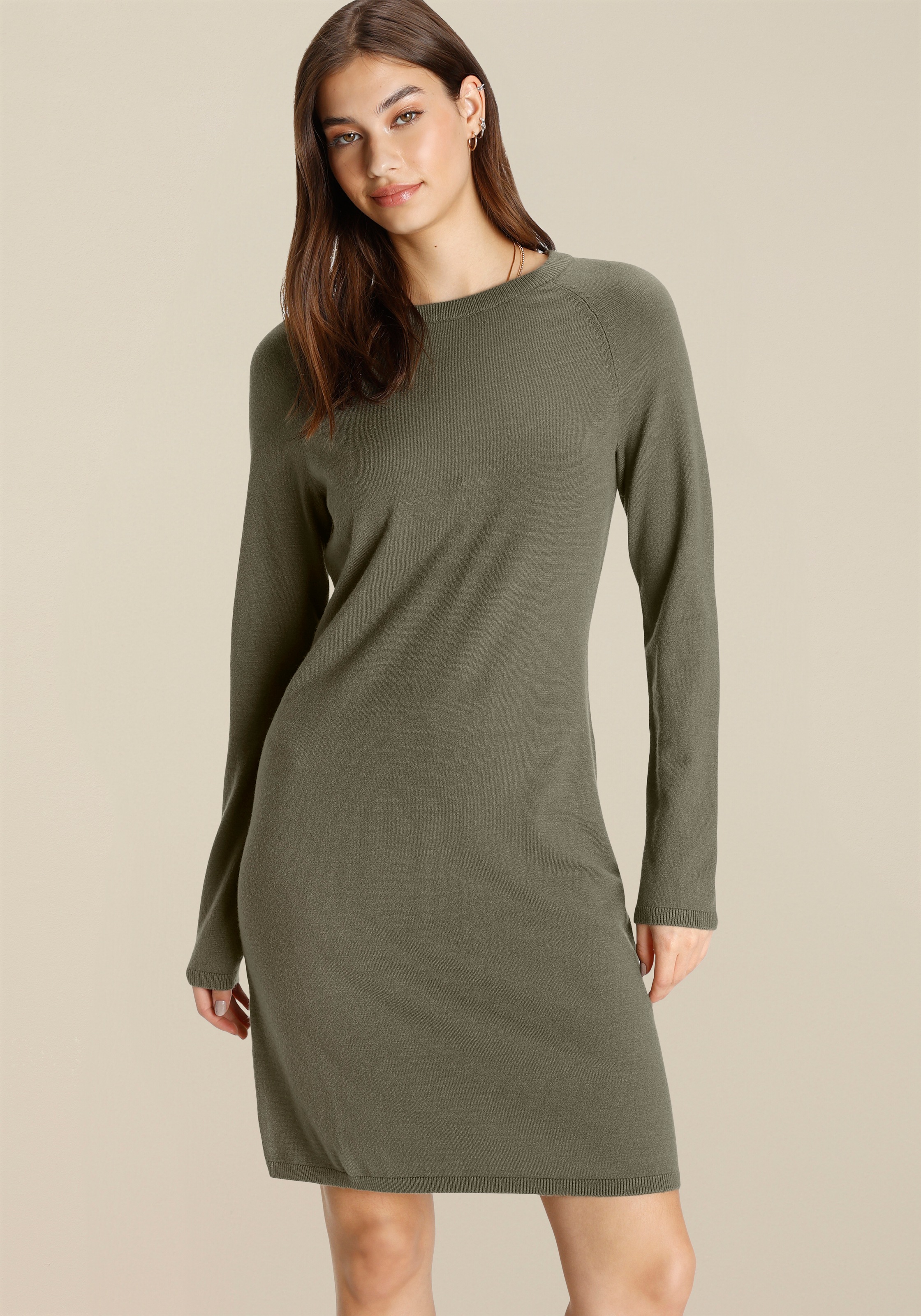 Image of Tamaris Strickkleid "mit figurumspielender Passform" lässiges Mini-Kleid aus Viskosemischung