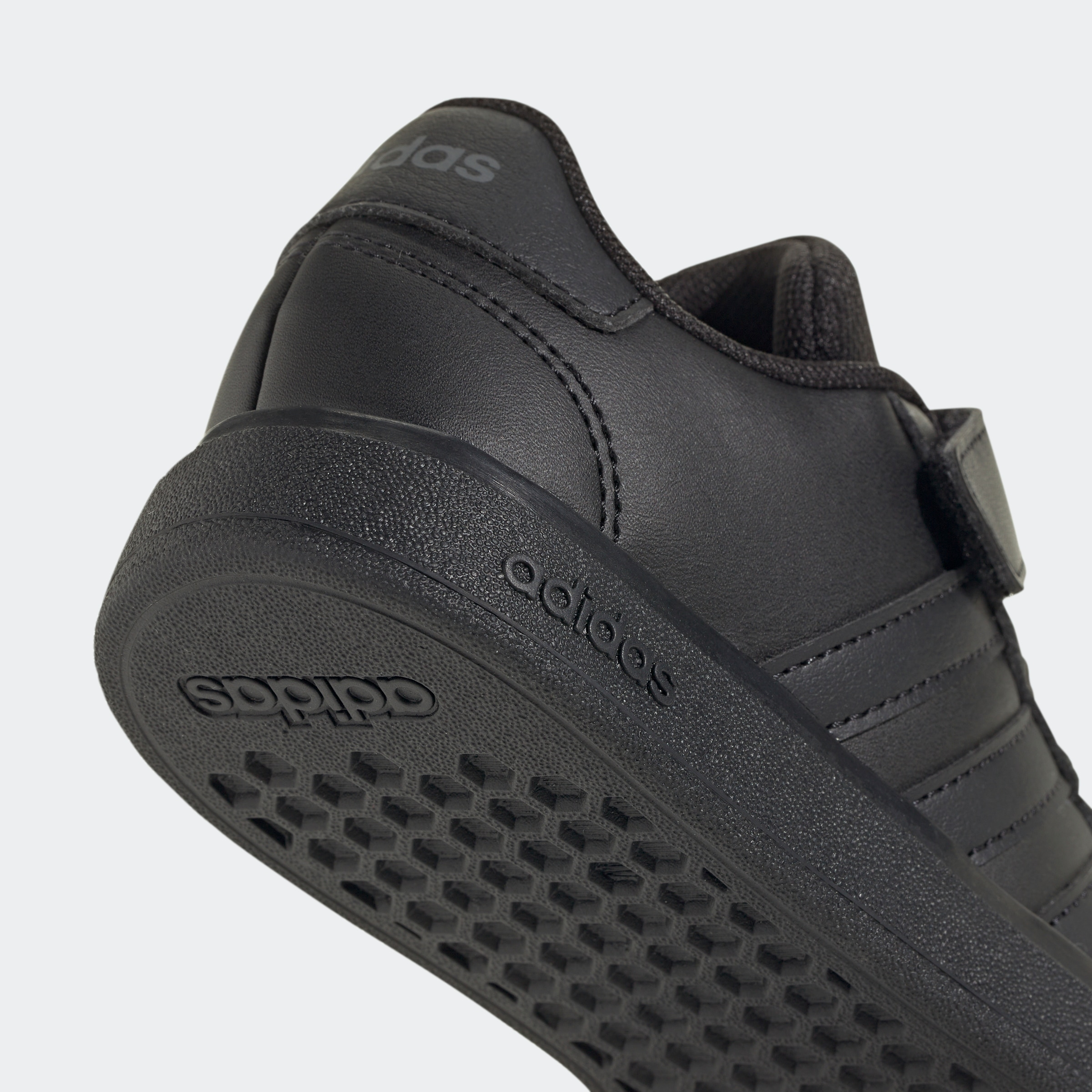 adidas Sportswear Sneaker »GRAND COURT 2.0 KIDS«, Design auf den Spuren des adidas Superstar