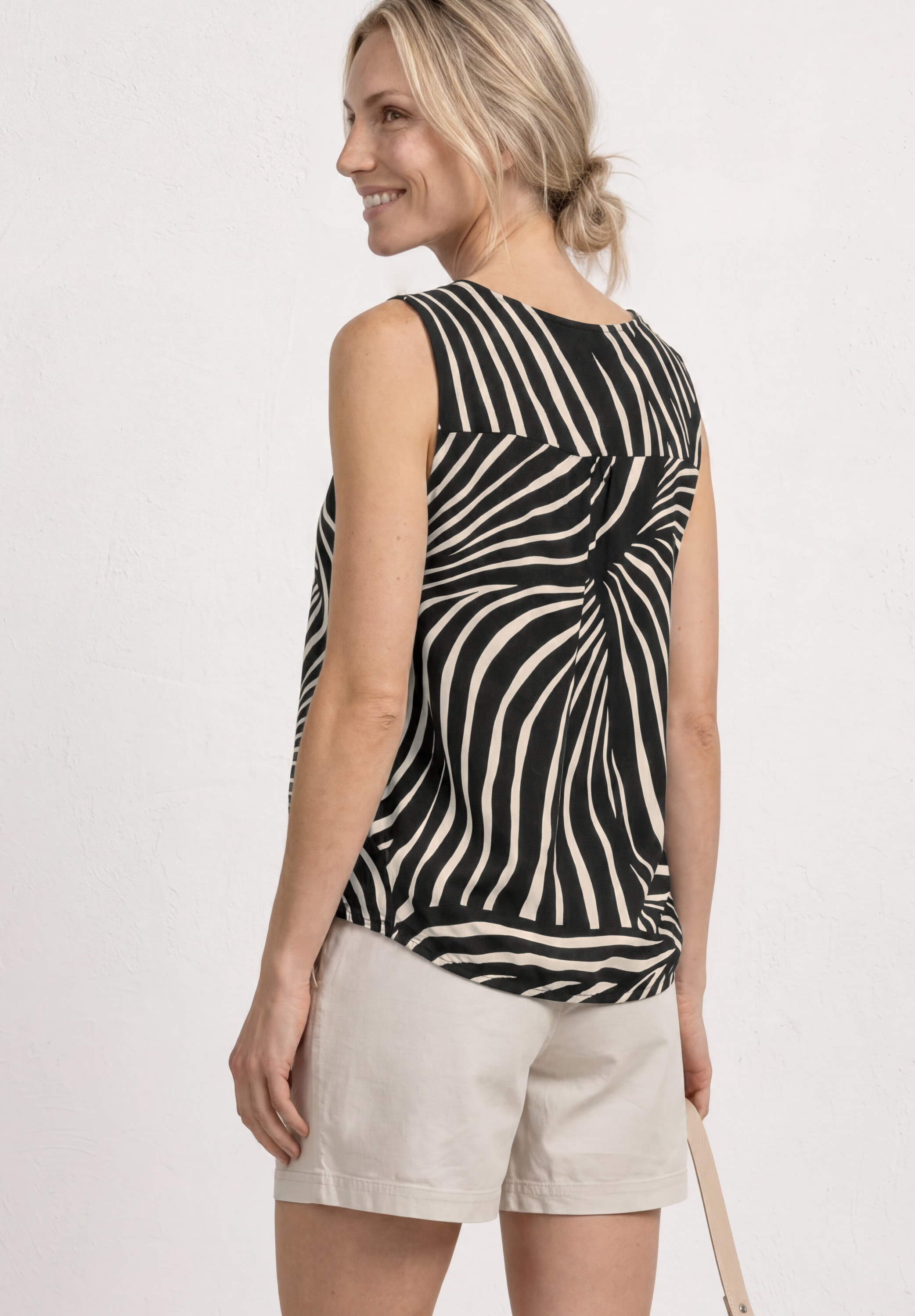 STREET ONE Haut de chemise Sommertop bedruckt mit V-Neck und Elastiksaum