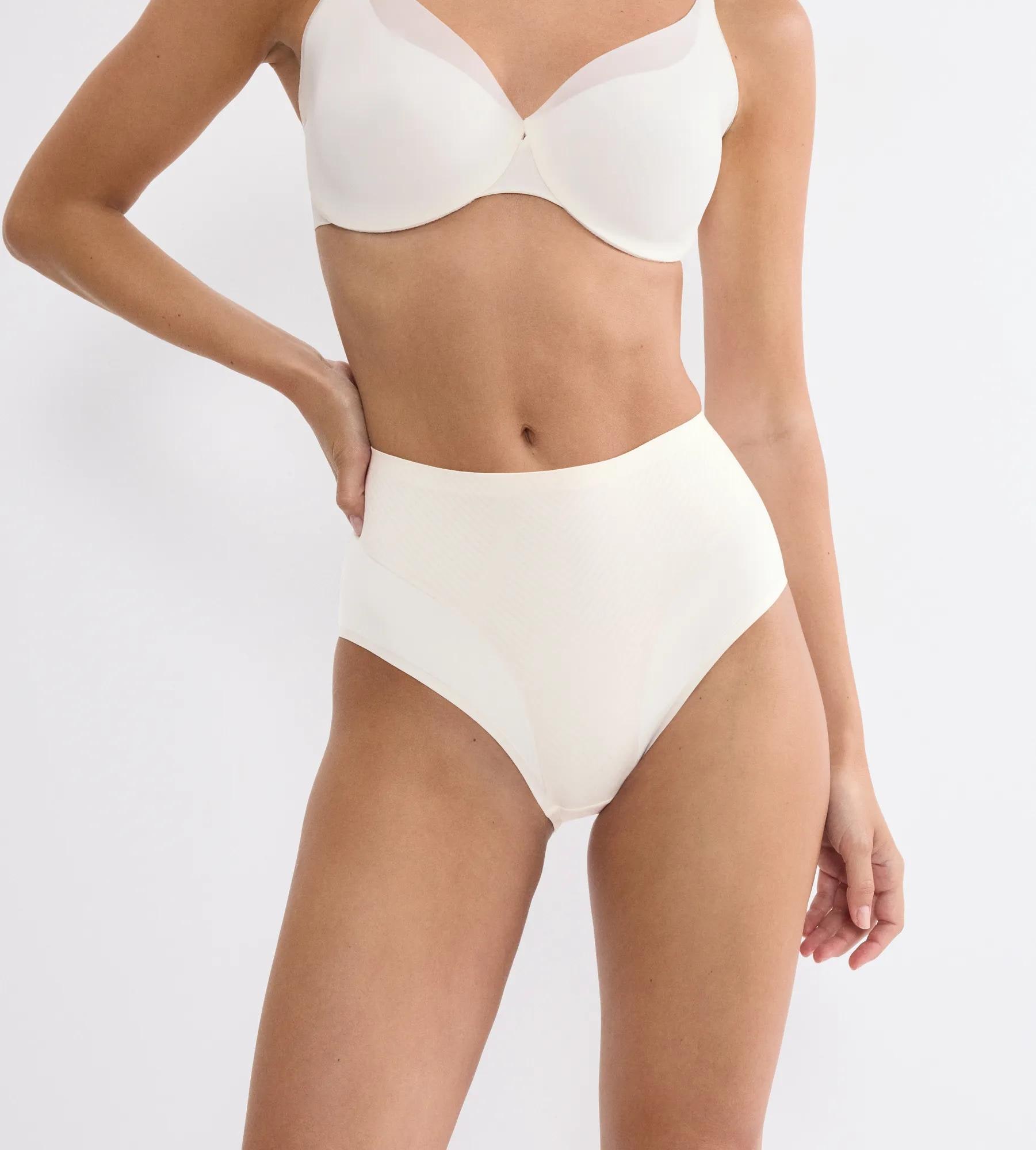 Image of Triumph Shapingslip "BMU Illusion Curve" weich, nahtlos, mittlerer Shape-Effekt, formend