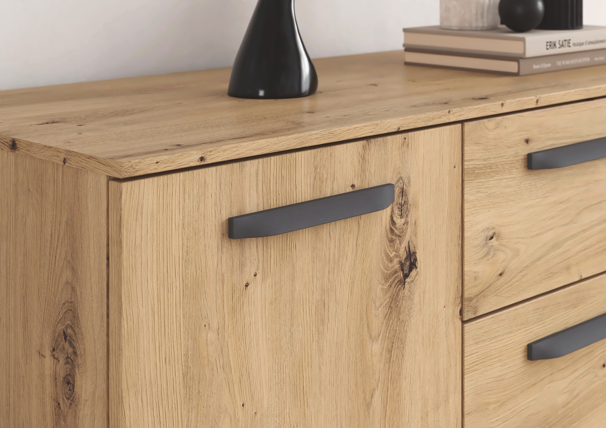 GOODproduct Commode combinée »Kommode Sideboard Schubladenkommode Schlafzimmerkommode OTELI« Largeur 120 cm avec fonction SOFT-CLOSE, façade décorative moderne,  quatre grands tiroirs et 2 portes, avec 4 étagères MADE IN GERMANY