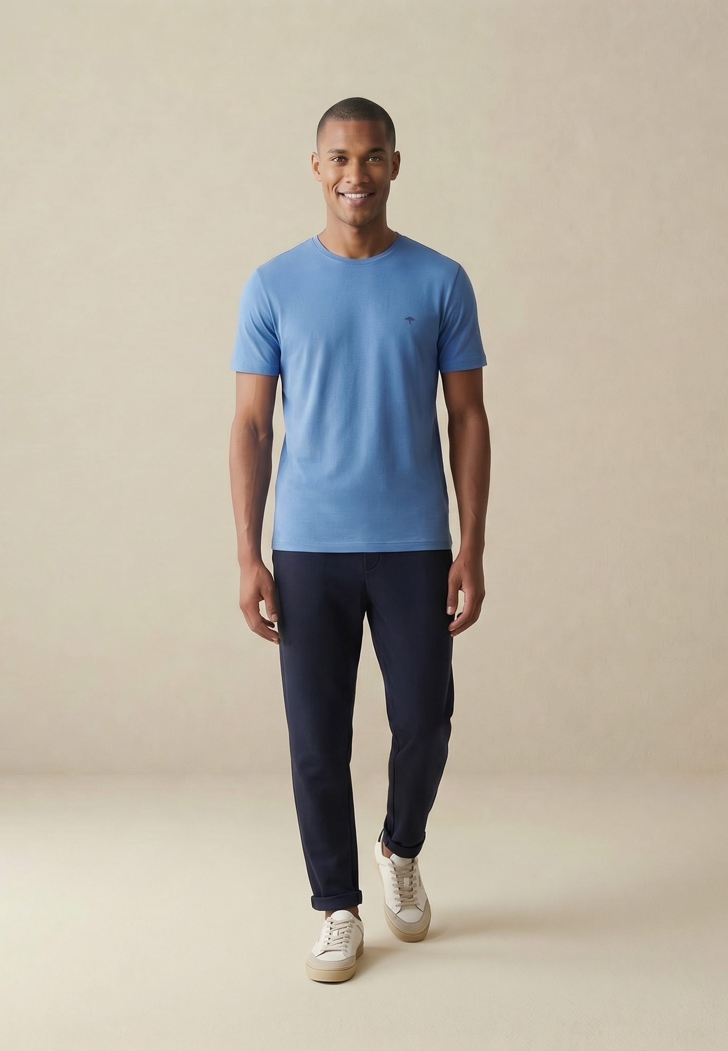FYNCH-HATTON T-shirt »FYNCH-HATTON Basic T-Shirt« Sommershirt in unifarben, mit Logostickerei