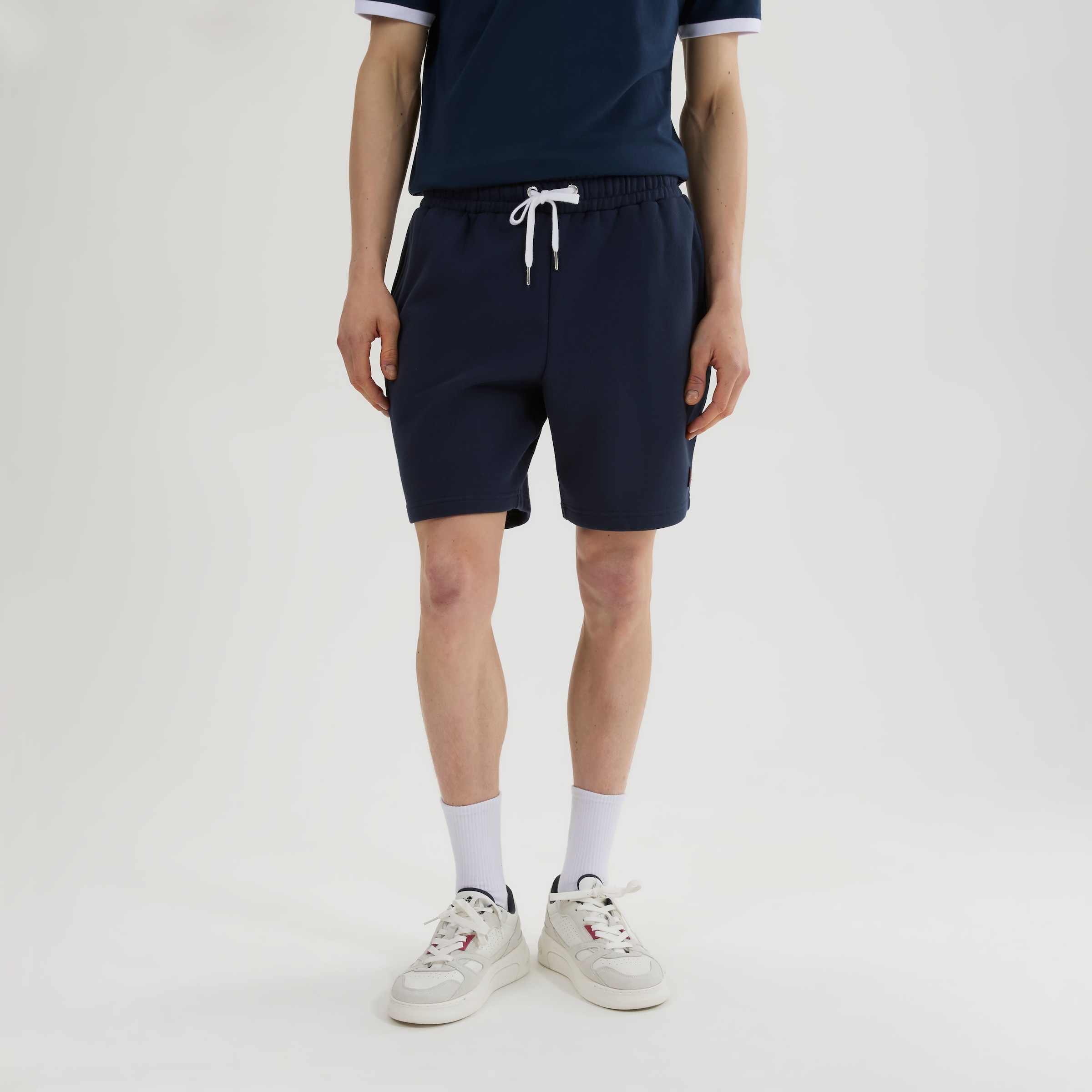 Image of Ellesse Sweatshorts "ISLINGTON SHORT" aus Baumwolle und Polyester, bequeme Passform