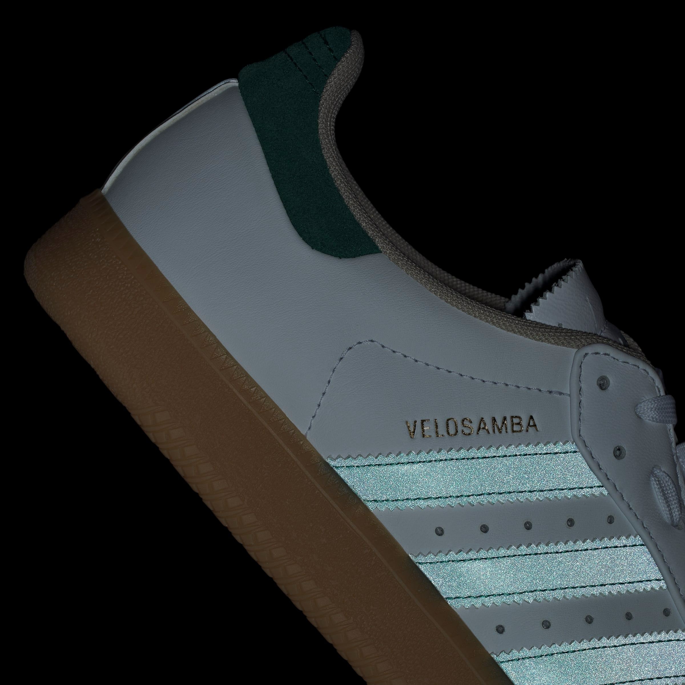 adidas Performance Fahrradschuh, inspiriert vom Design des adidas samba