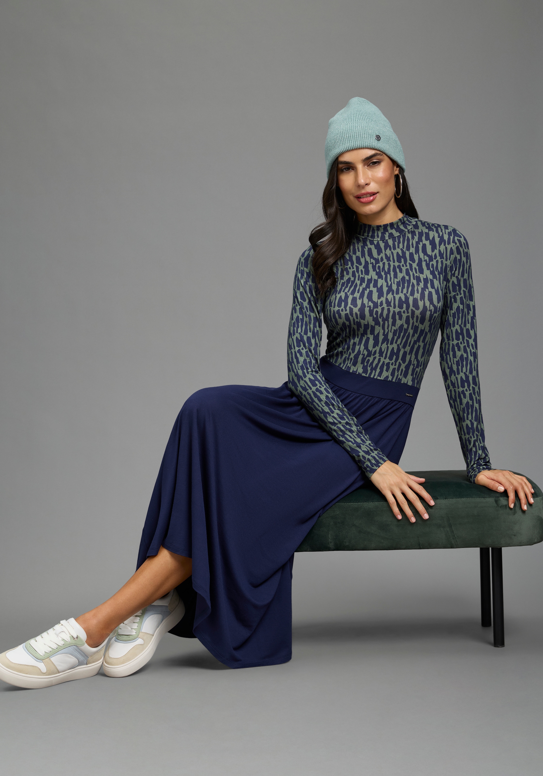 Laura Scott Robe 2 en 1 longueur mollet, coupe ajustée, avec col montant