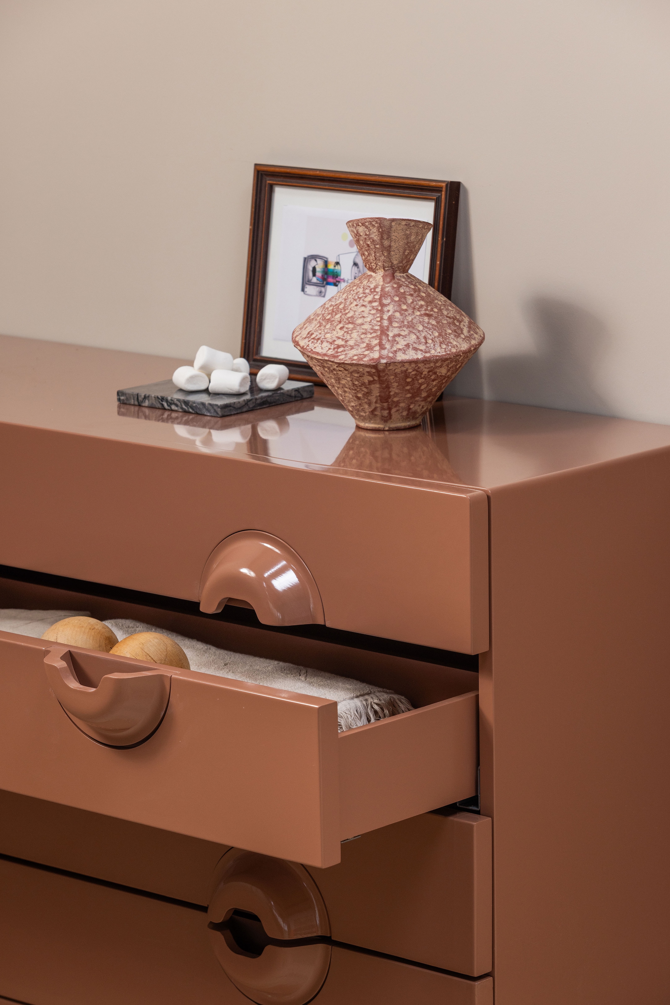 WOOOD Buffet »Merge mit Eukalyptusholz und Dämpfung Funktion B 110 x T 44 x H 89 cm« Capacité de charge 150 kg, livré entièrement monté, veinage visible