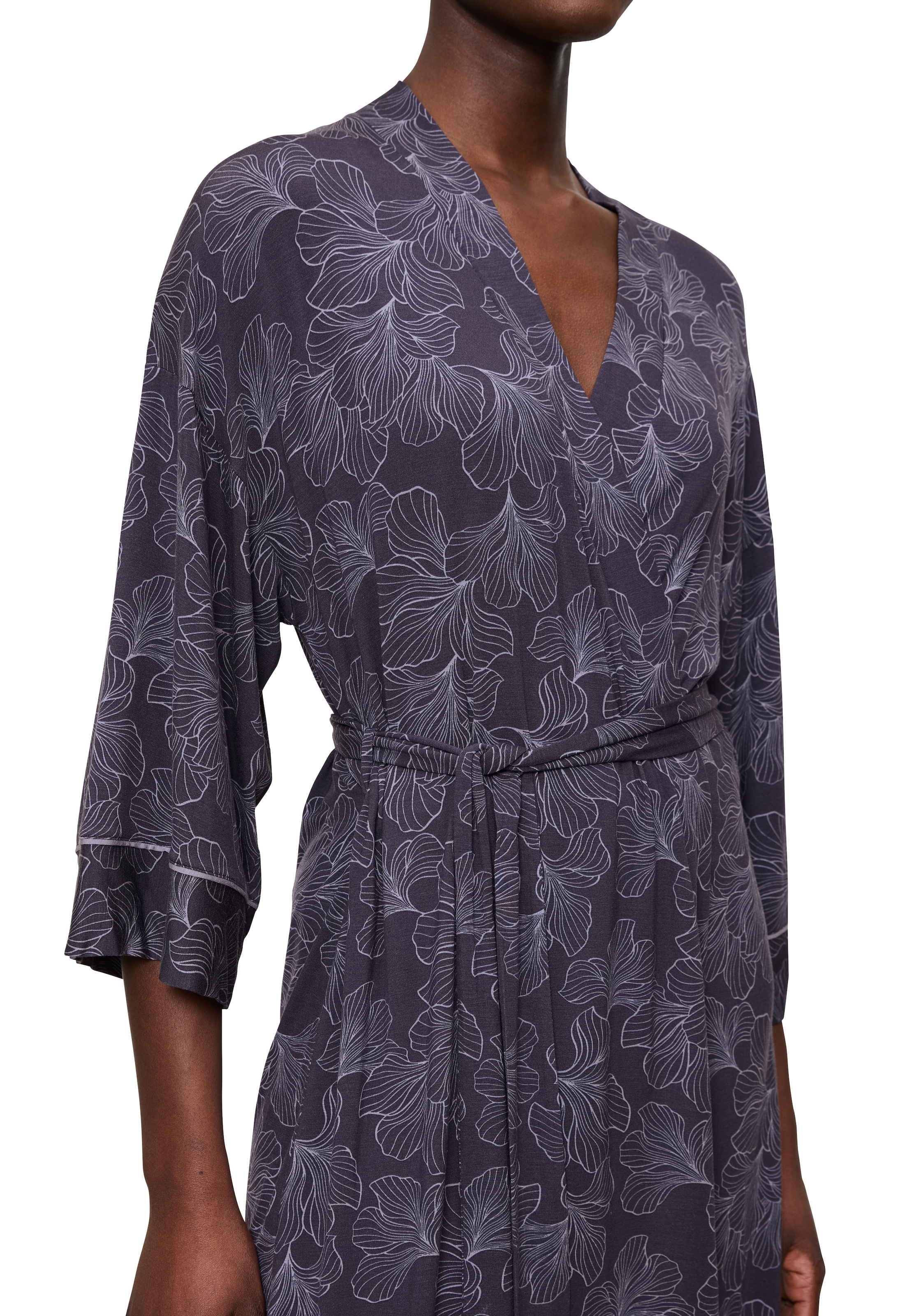 Triumph Morgenmantel »Aura Spotlight Robe 01«, weich, atmungsaktiv, knielang