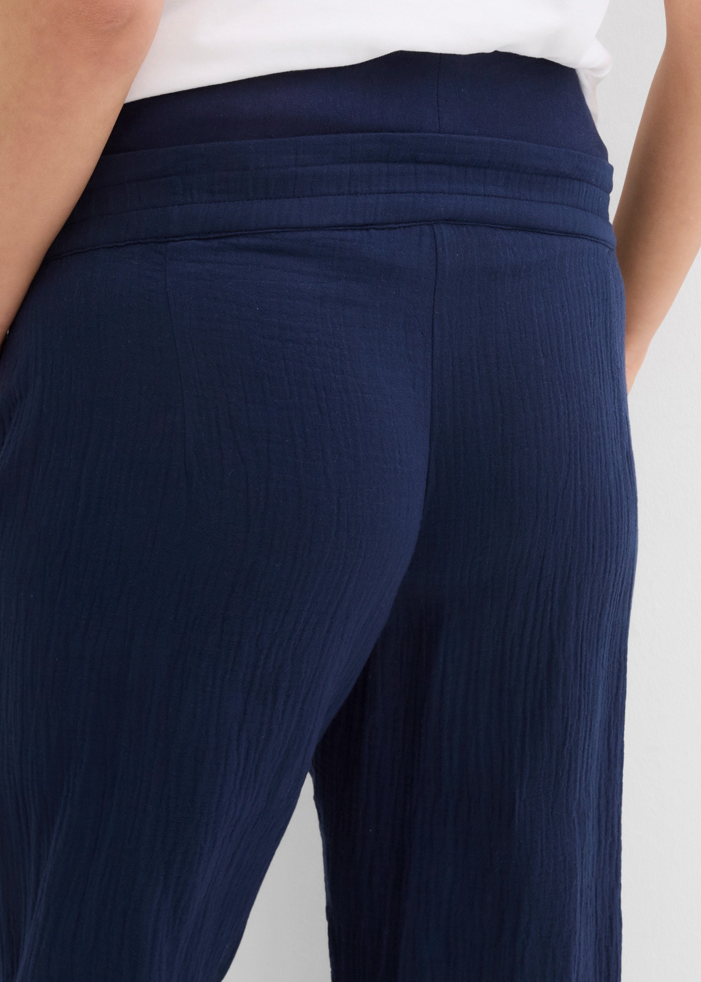 bonprix Pantalon de grossesse  en coton, respirant, avec large ceinture en jersey