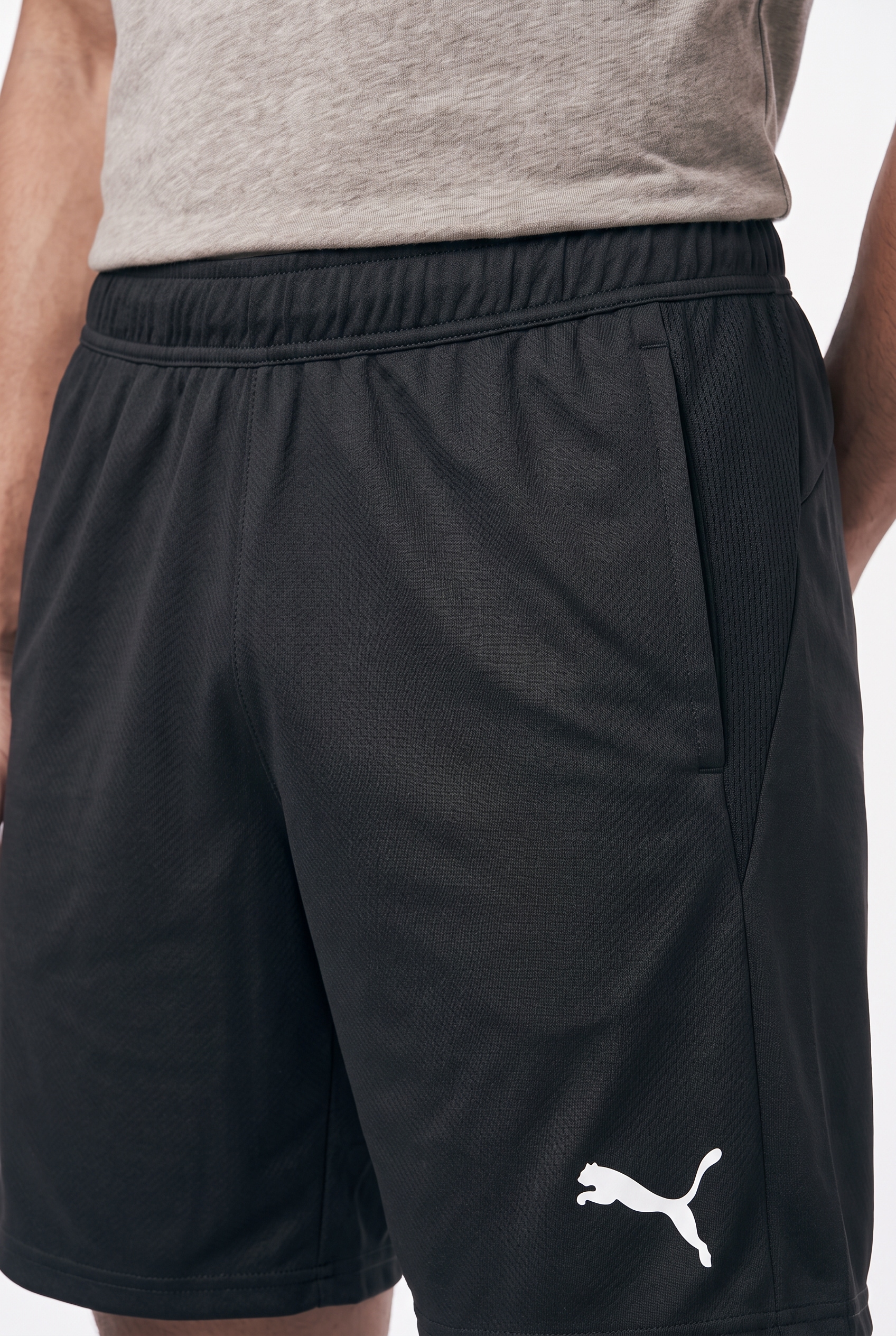 PUMA Short d'entraînement »TEAMGOAL TRAINING SHORT«  matière évacuant l'humidité, coupe Slim Fit, genoux libres
