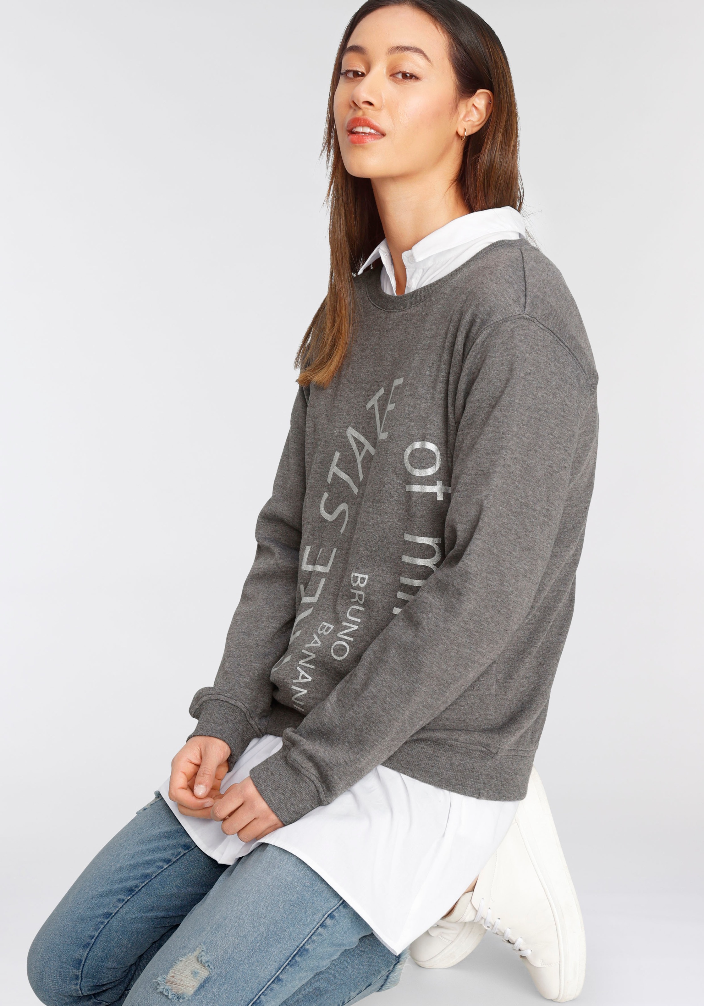 Image of Bruno Banani Longsleeve, asymetrischer Logo-Print bei Ackermann Versand Schweiz