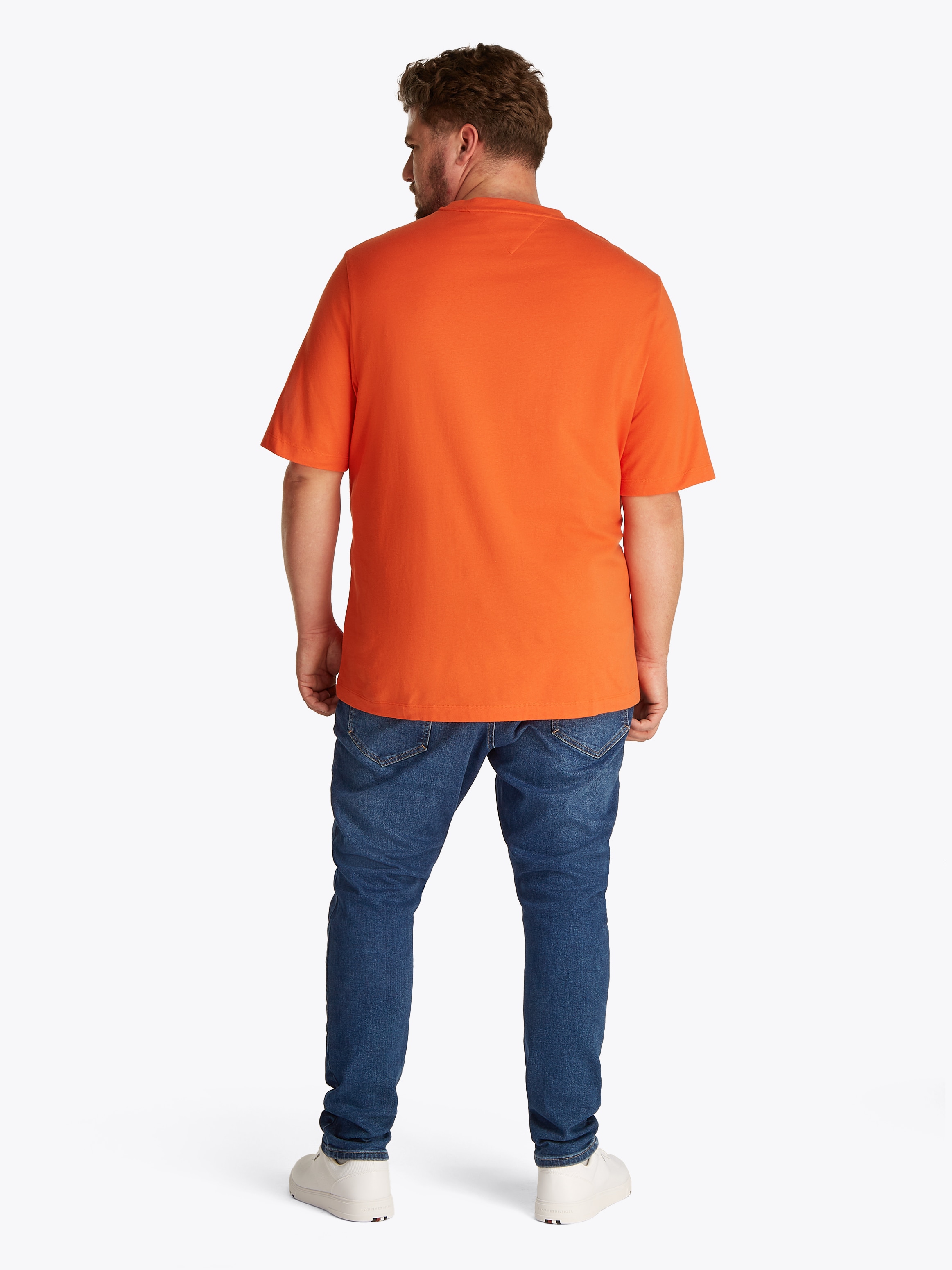Tommy Hilfiger Big & Tall Rundhalsshirt »BT-ESSENTIAL SOLID POCKET TEE-B«, in Grosse Grössen, Logostickerei
